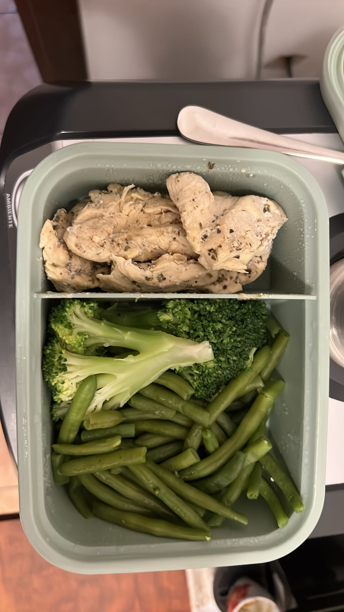 Tavuklu sebze kutusu