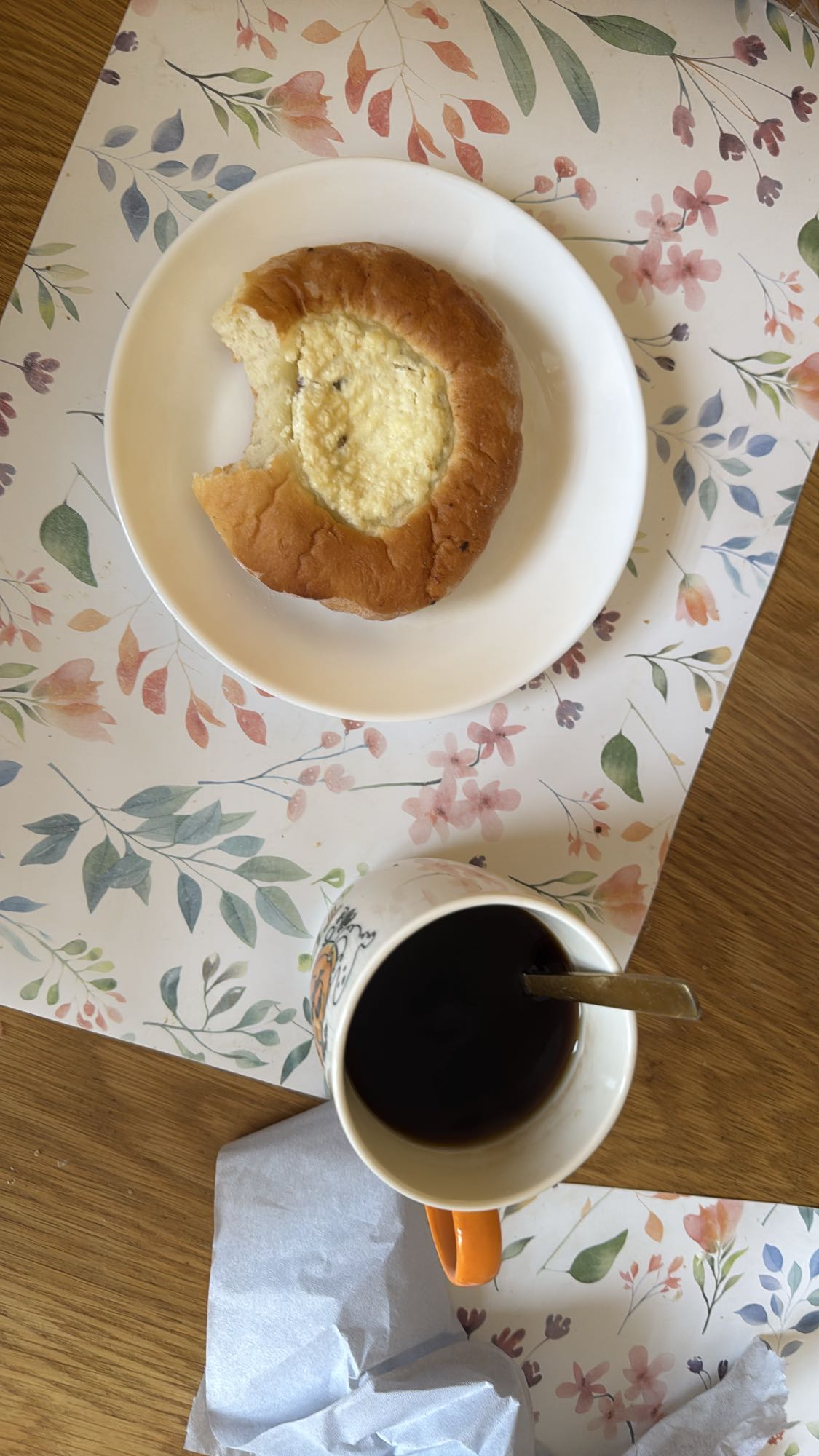 ватрушка с кофе