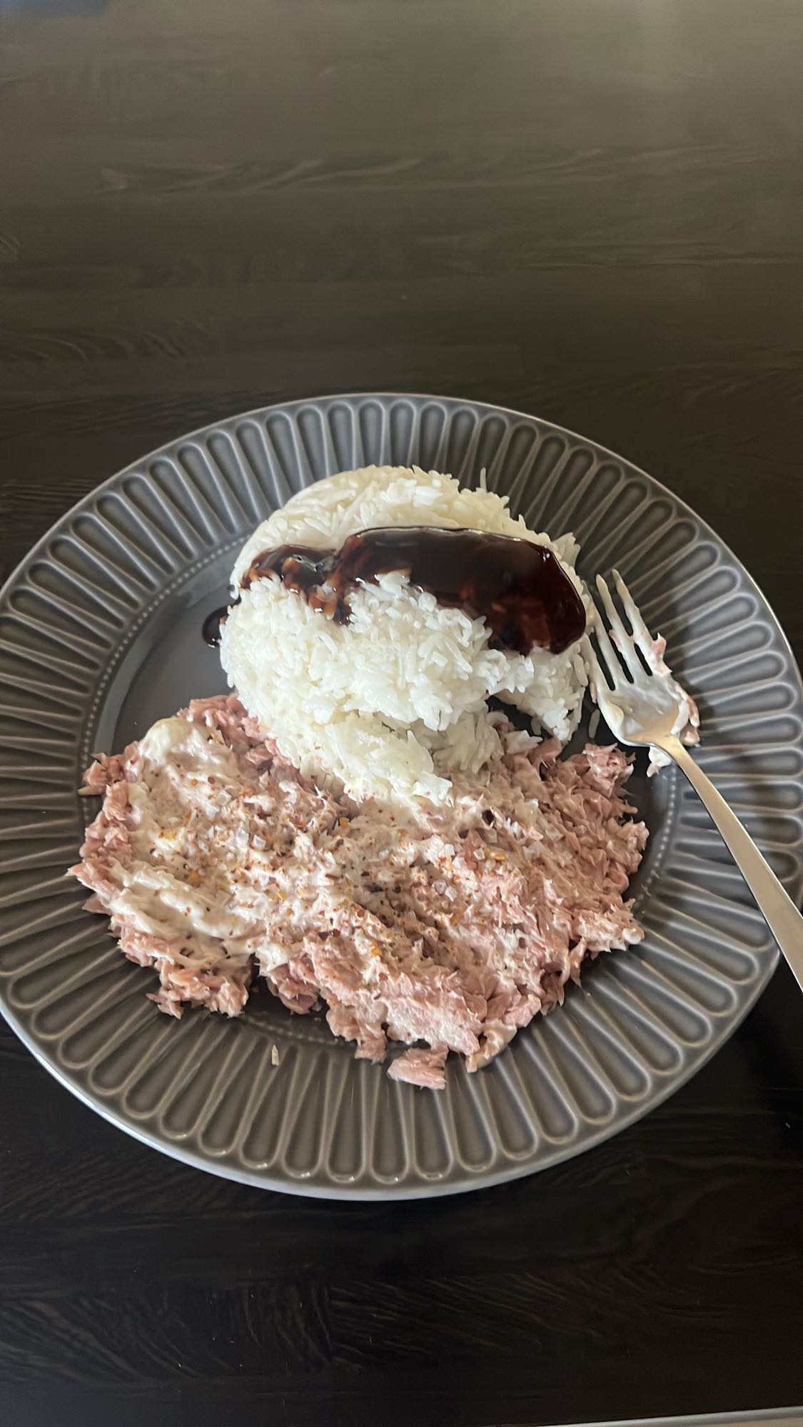 Ris med tonfiskröra