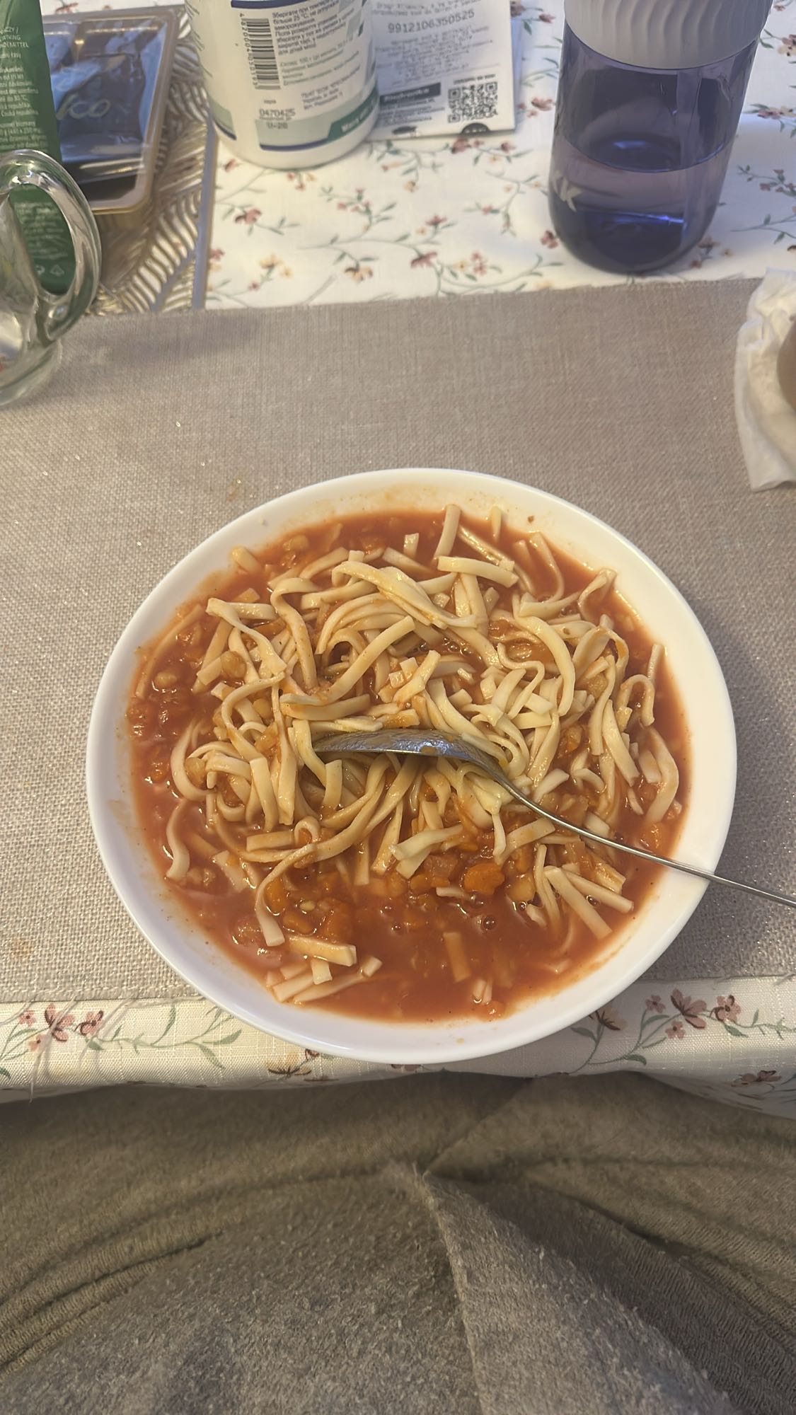 zupa pomidorowa z makaronem