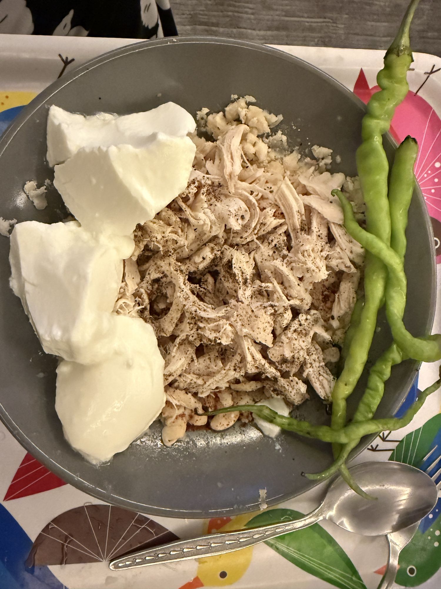 Tavuklu yoğurtlu karışım