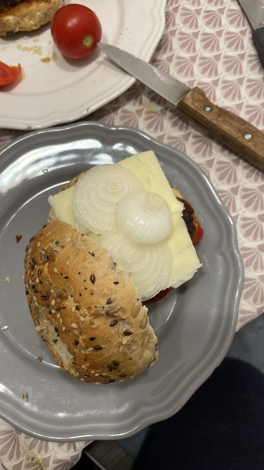 Sandviș cu pui și legume