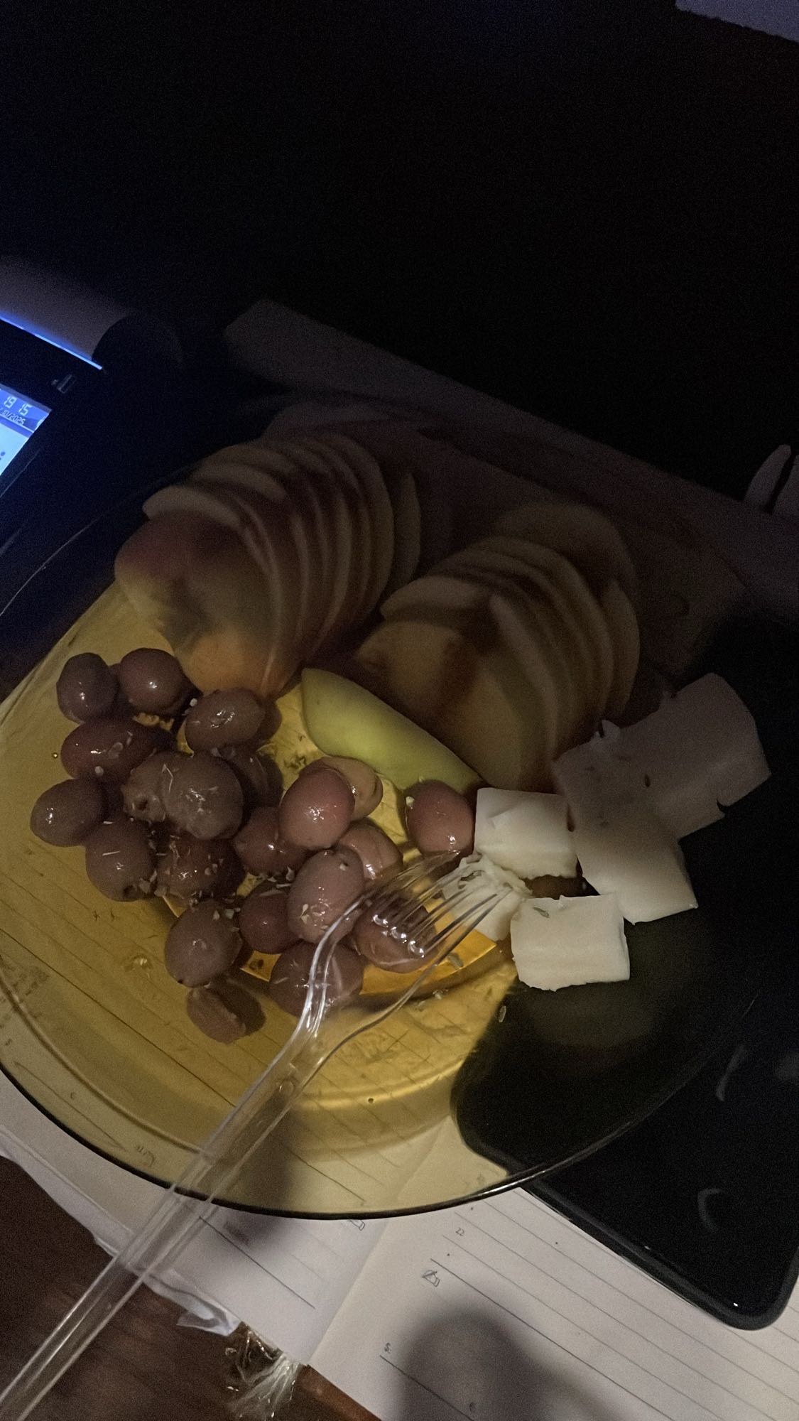 Elma Zeytin Peynir Tabağı