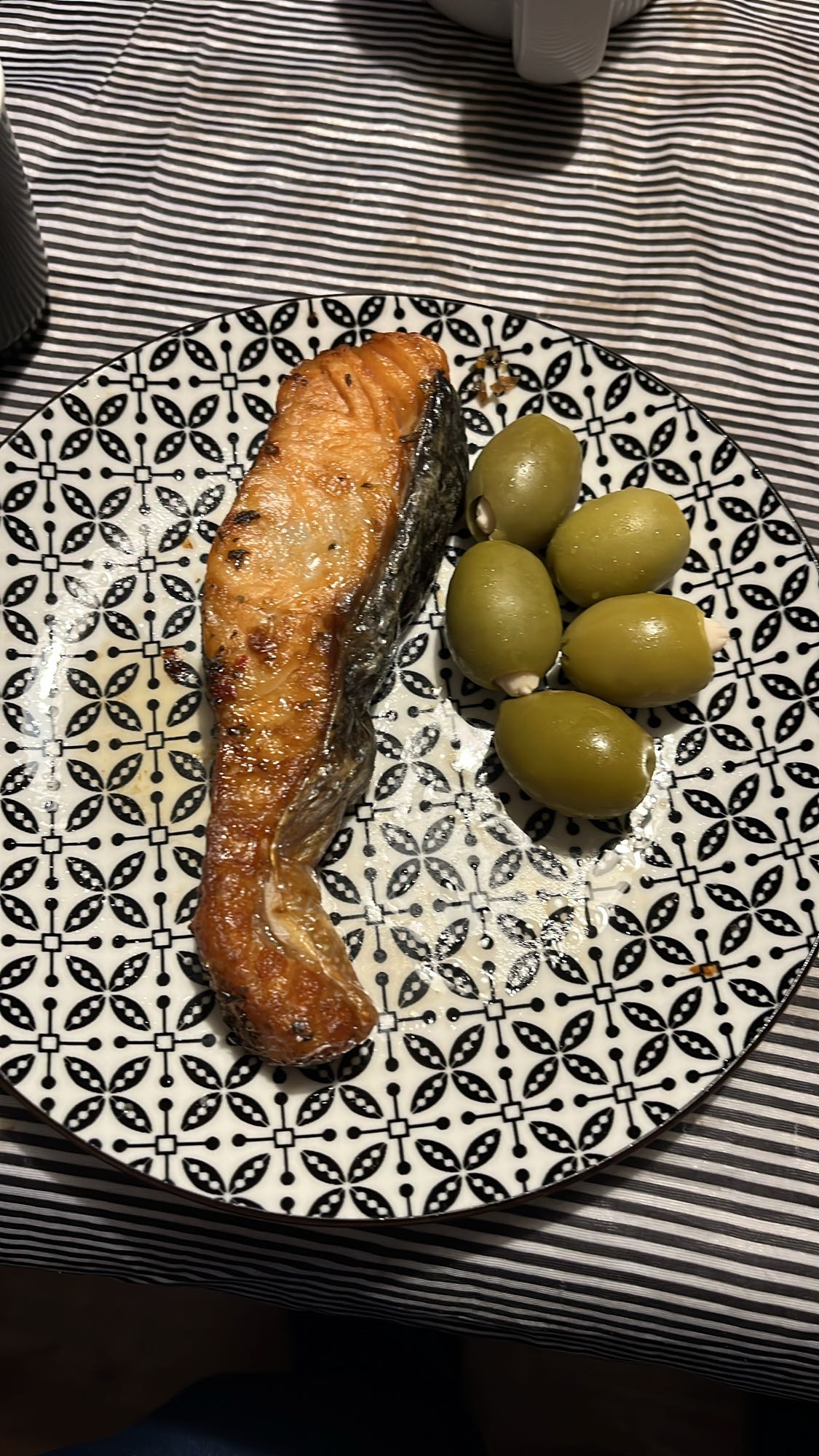 Сьомга с маслини