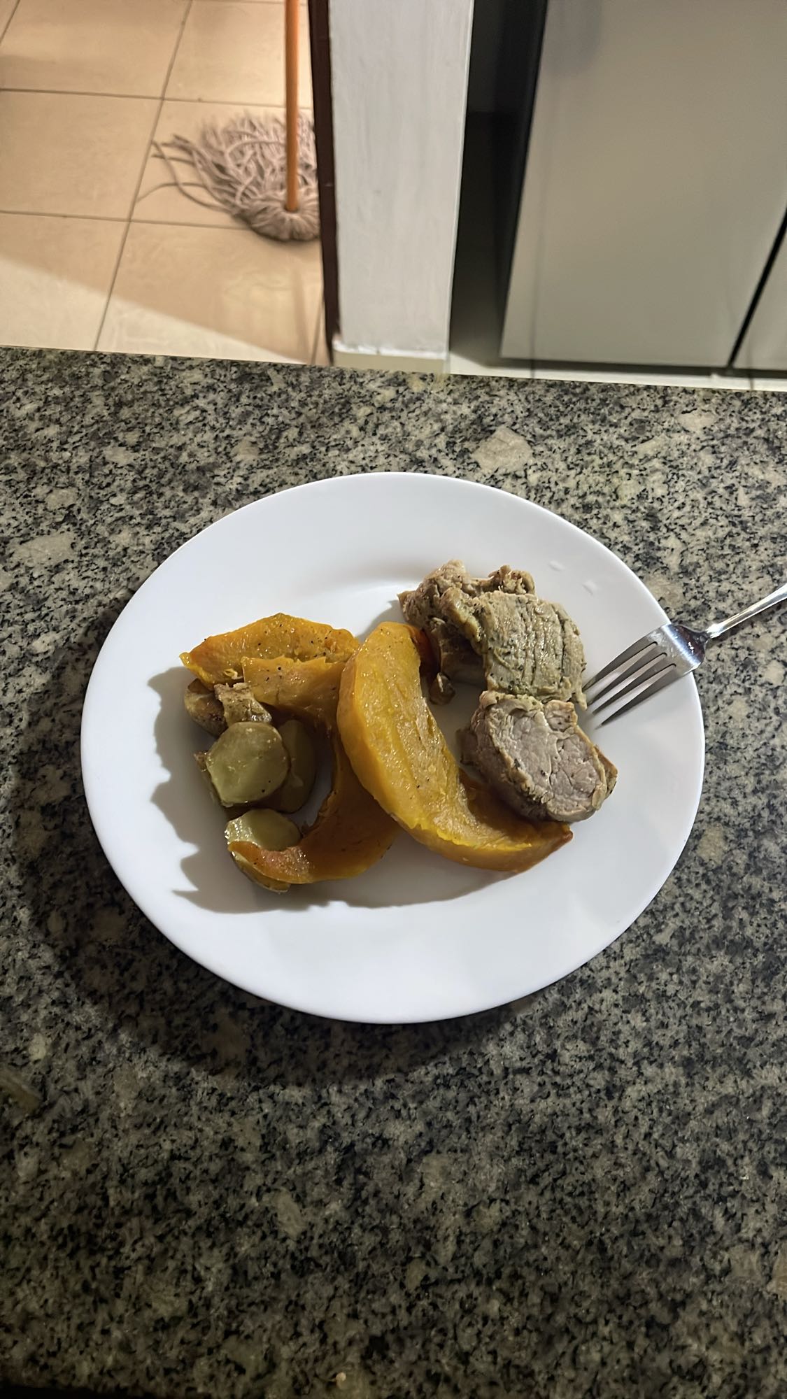 Cerdo con calabaza y papa