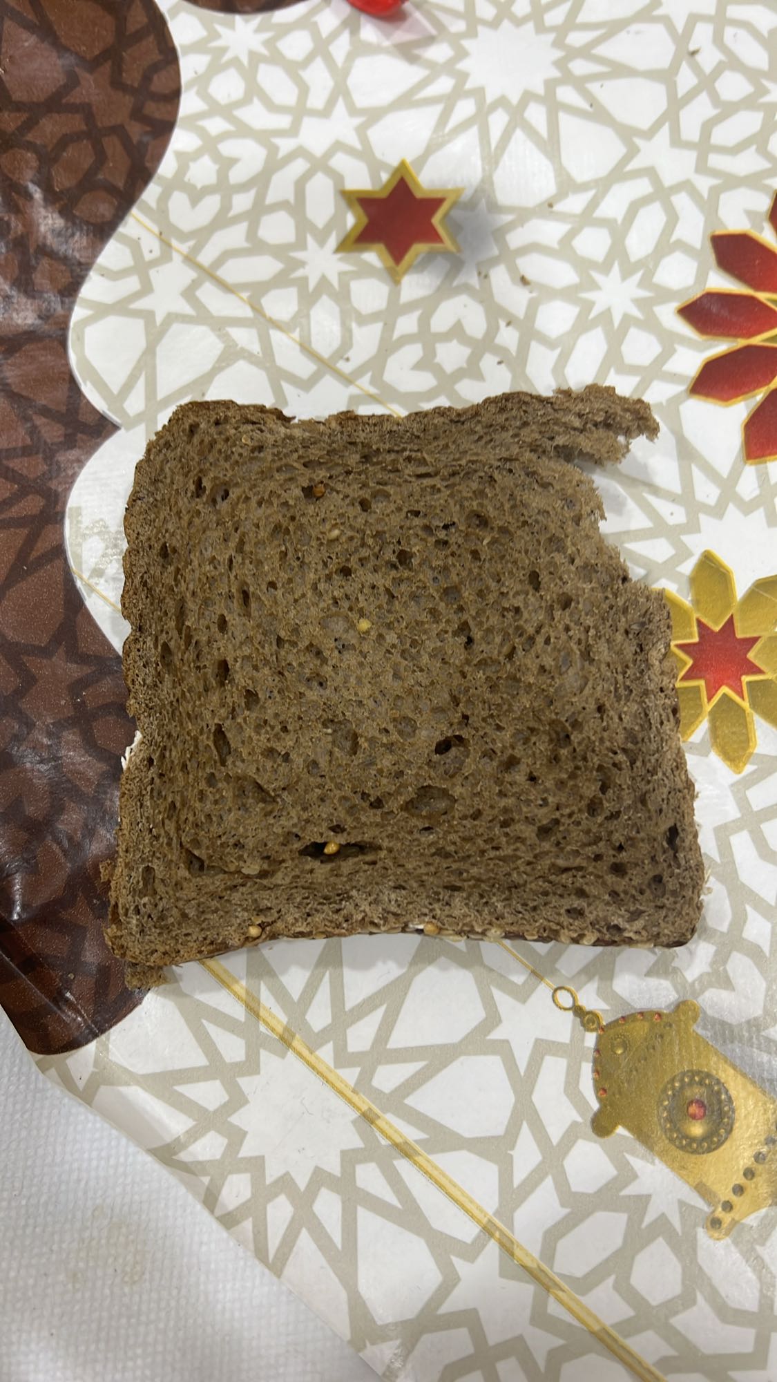 Pain complet tranché