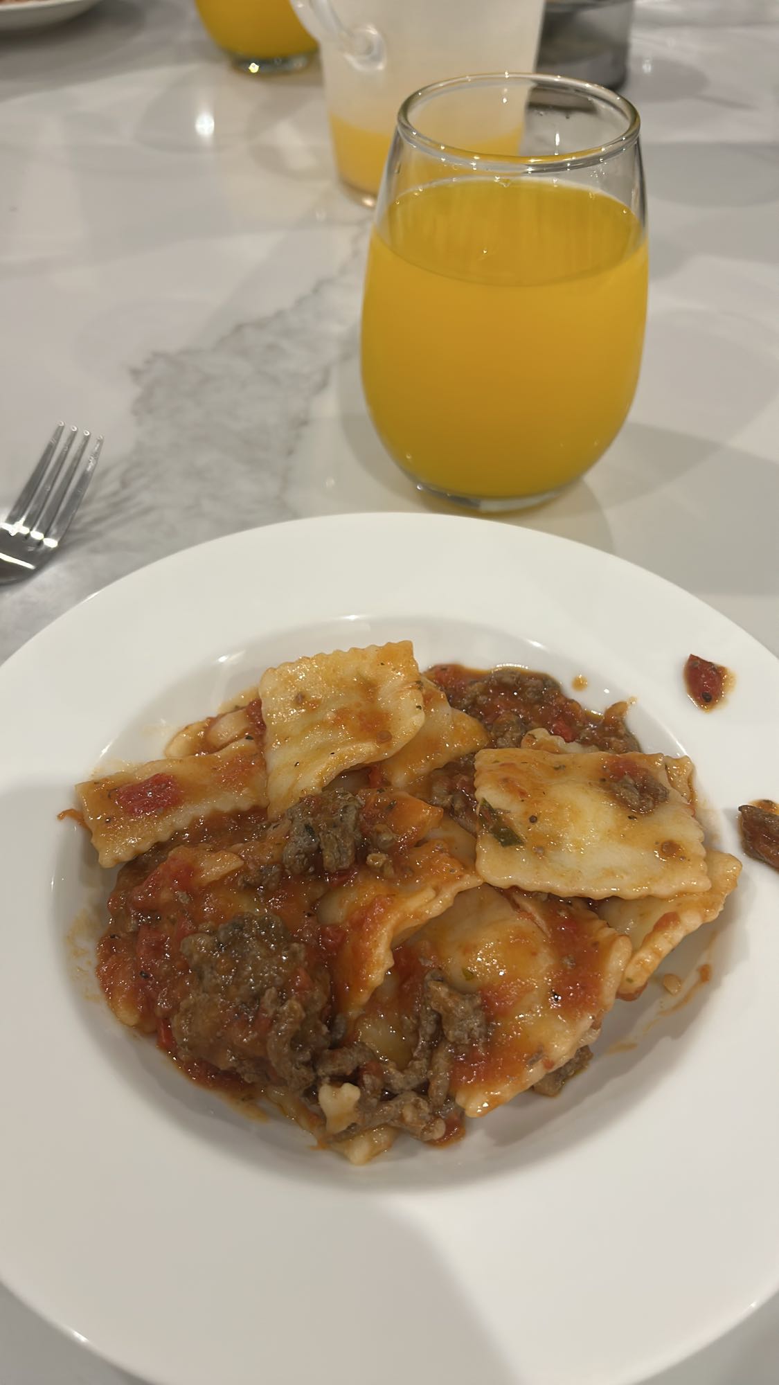 Ravioles con carne y jugo