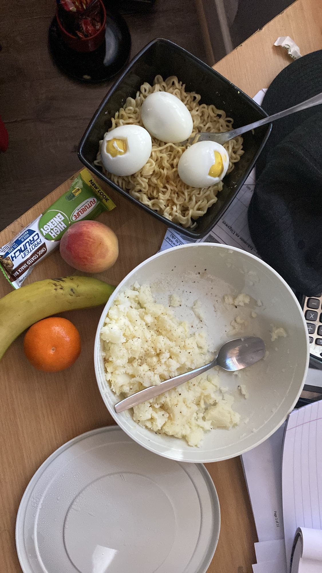 Egg noodles & fruits