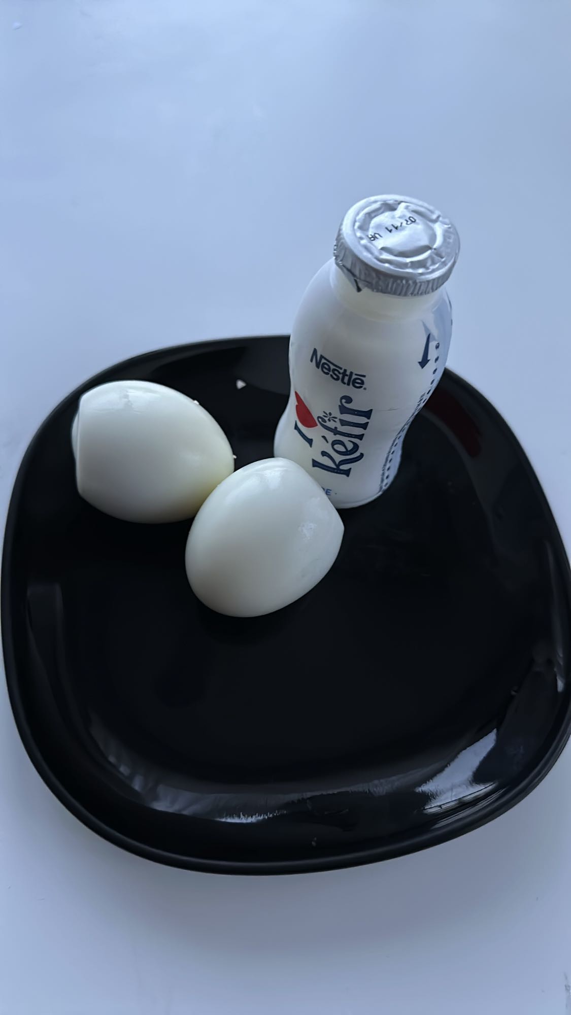 Ouă fierte și chefir