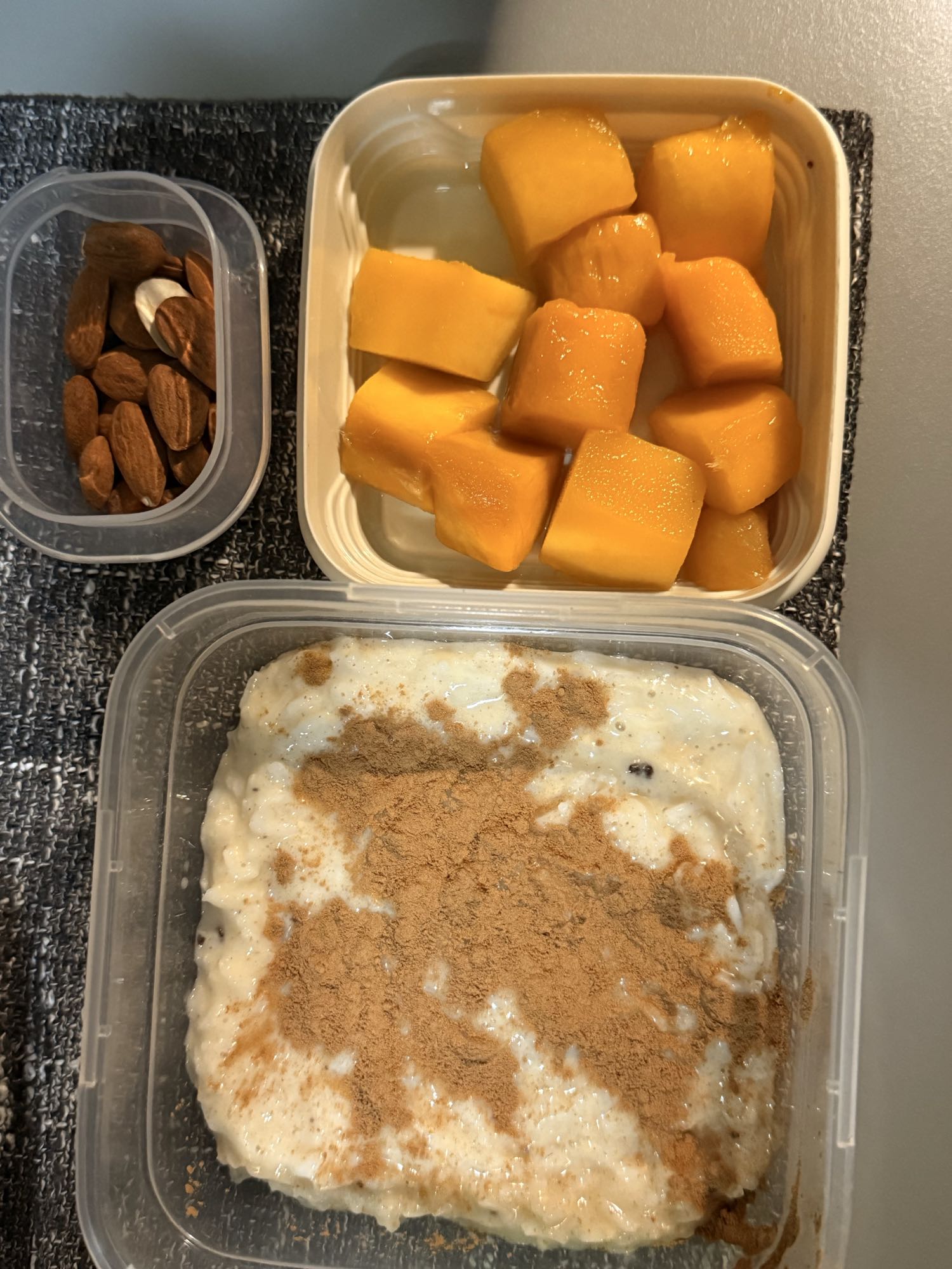 Budincă de orez cu mango