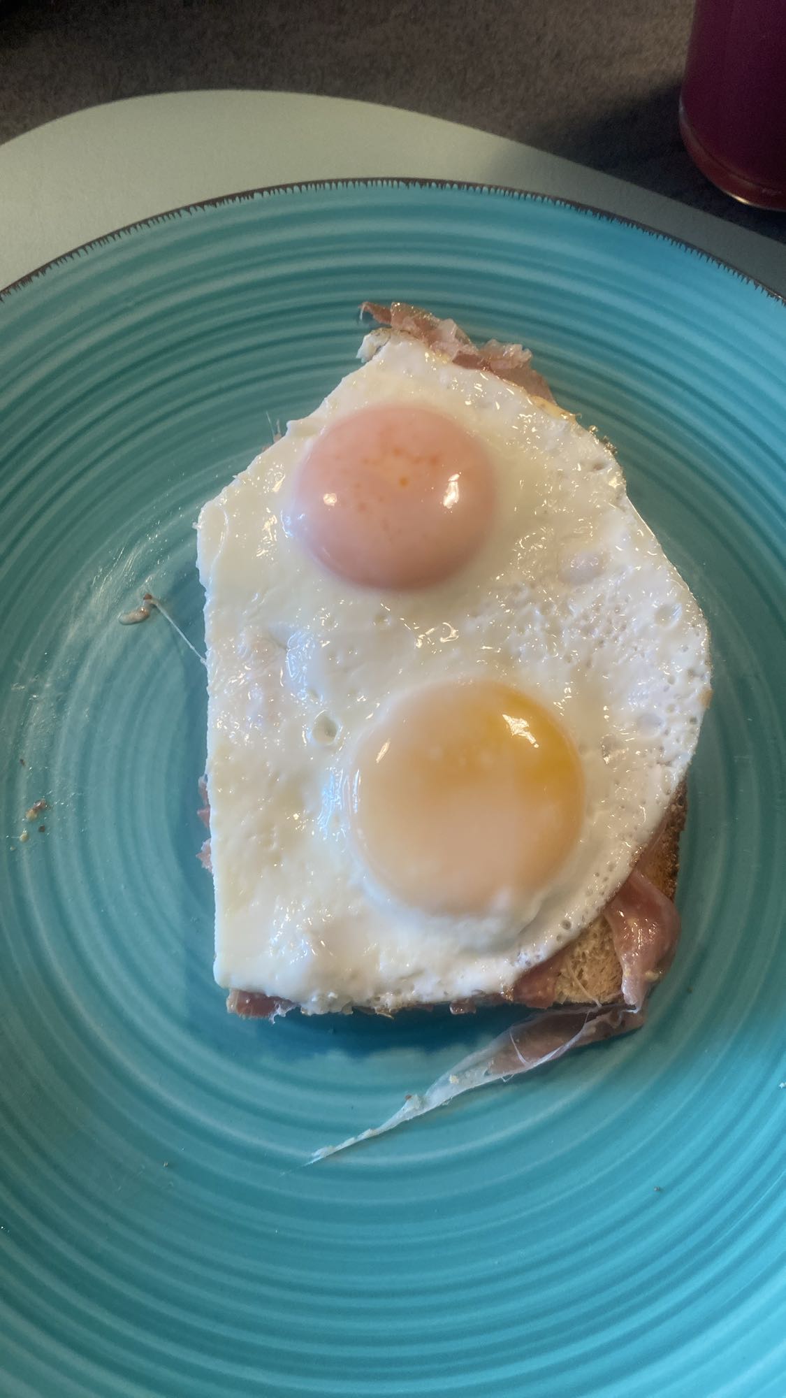 Ei und Schinken Toast