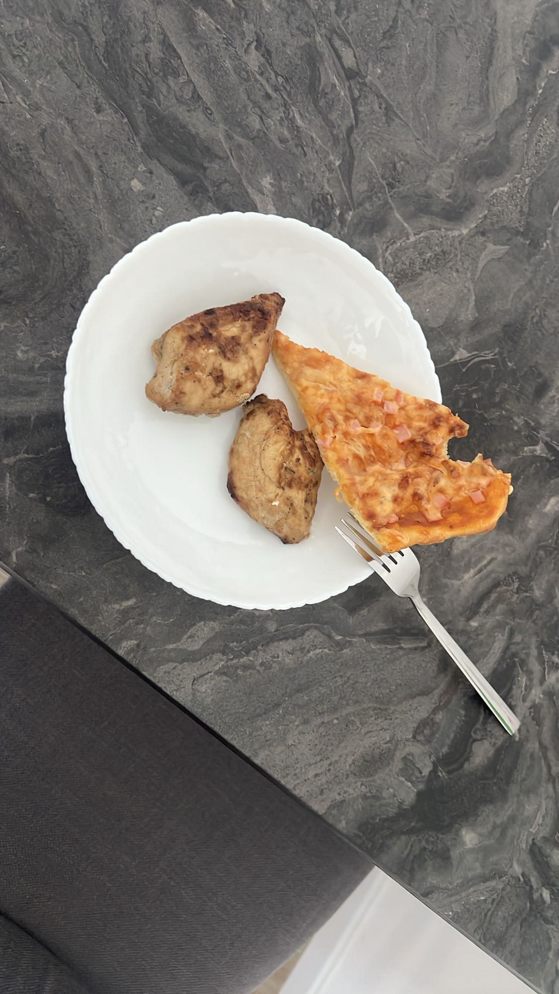 հավի կրծքամիս և պիցցա