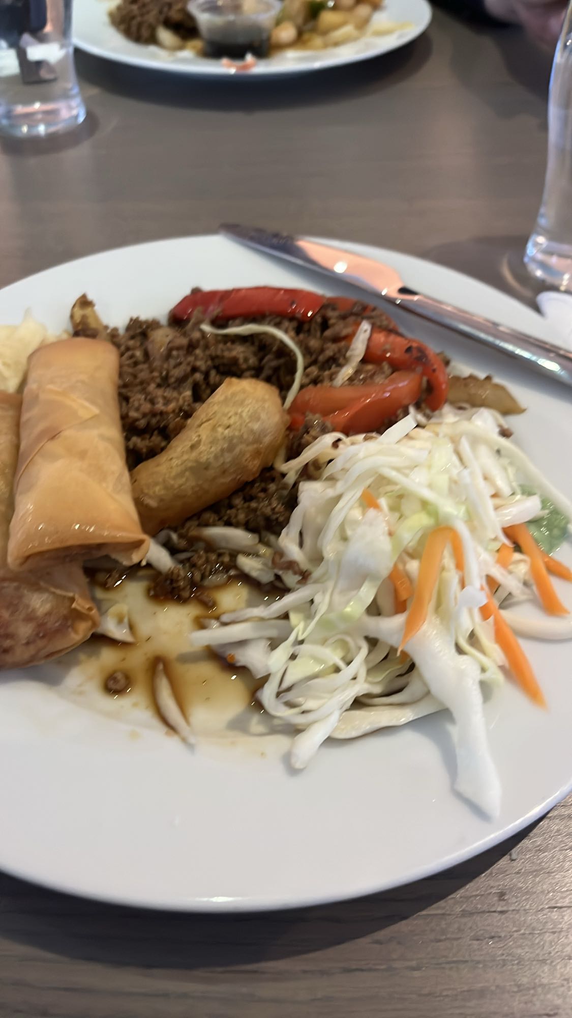 Asiatisk buffétallrik