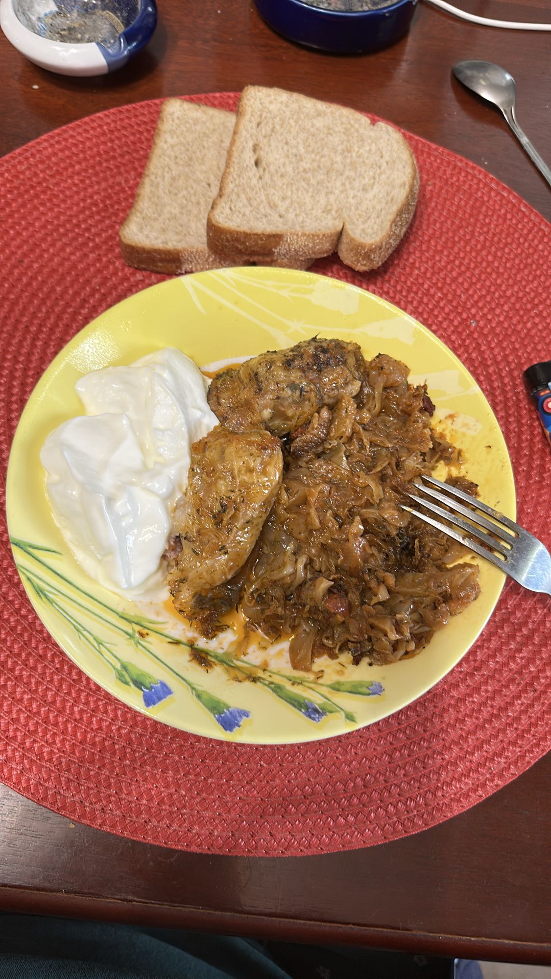 Varză cu carne și pâine