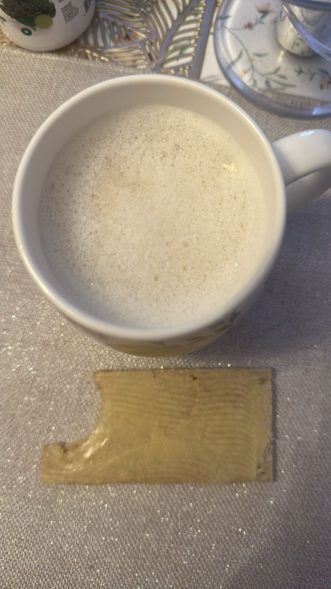 kawa z mlekiem i chlebem