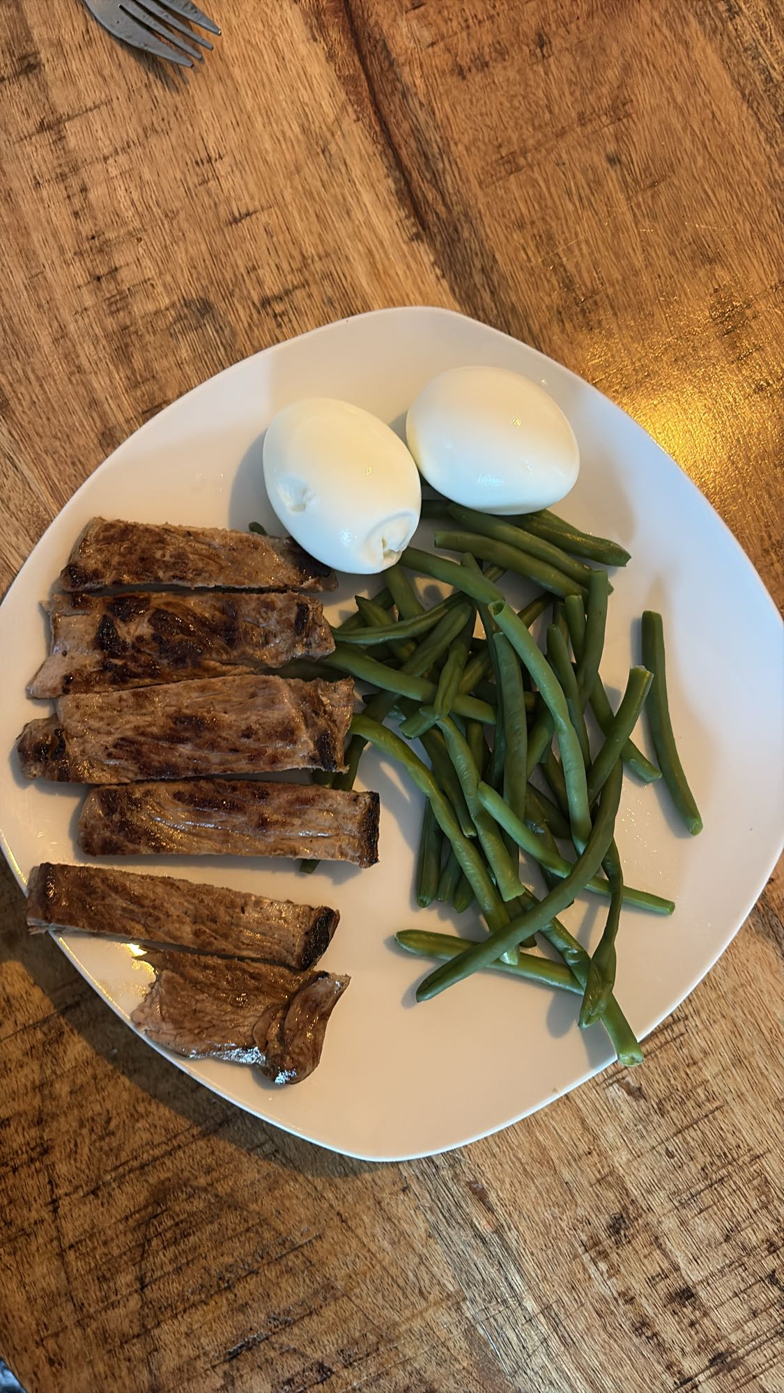 Rundvlees, eieren en sperziebonen