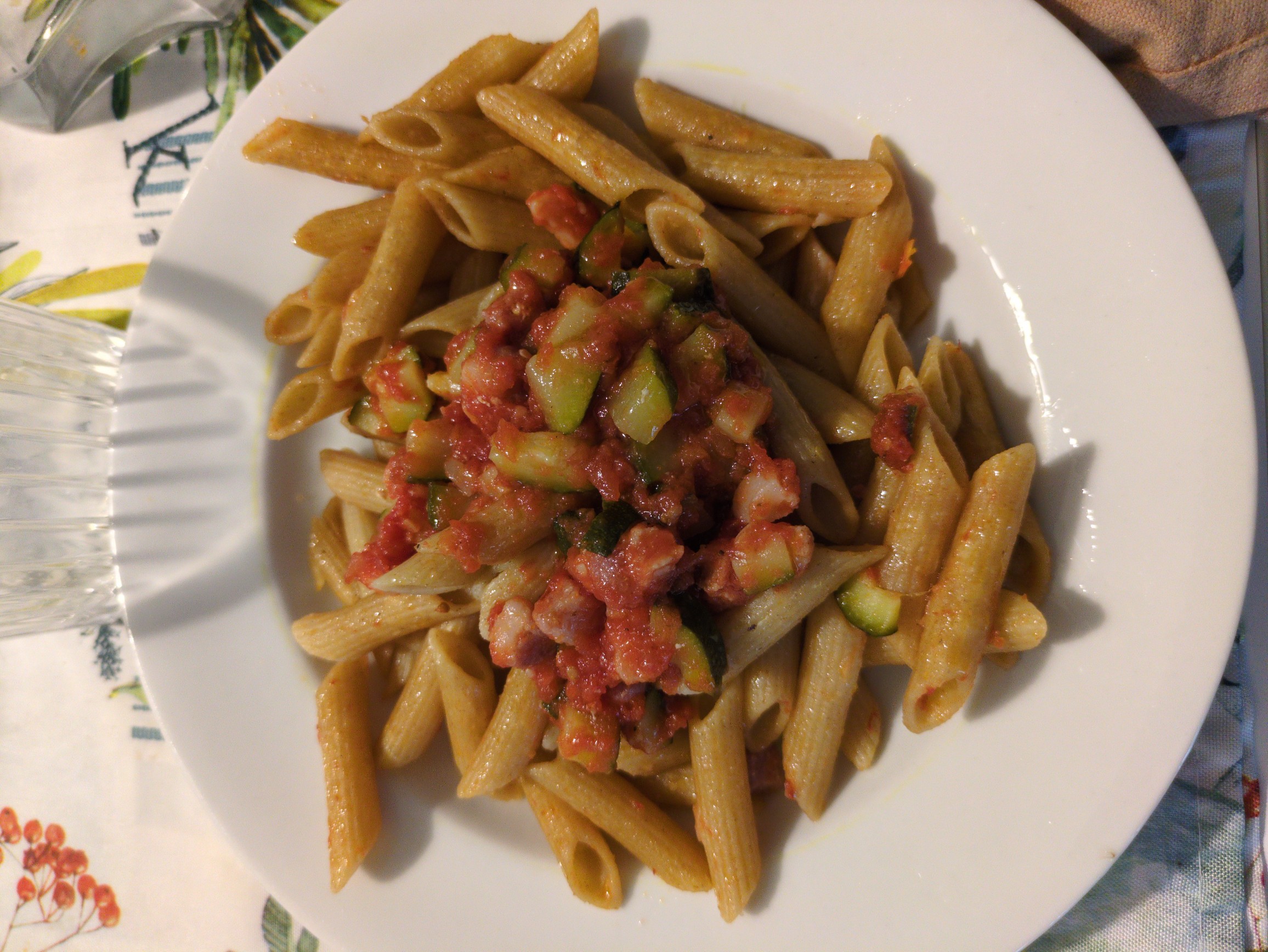 Penne with tomato and zucchini