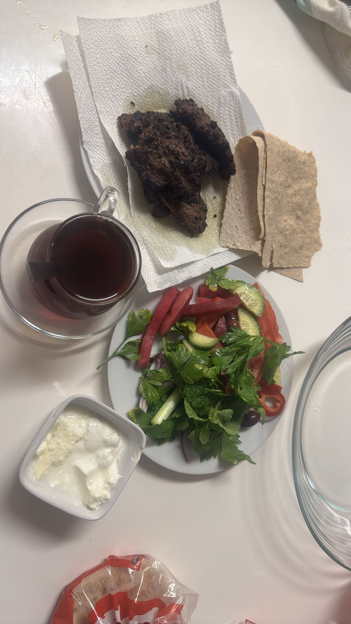 Köttfärs med sallad & te