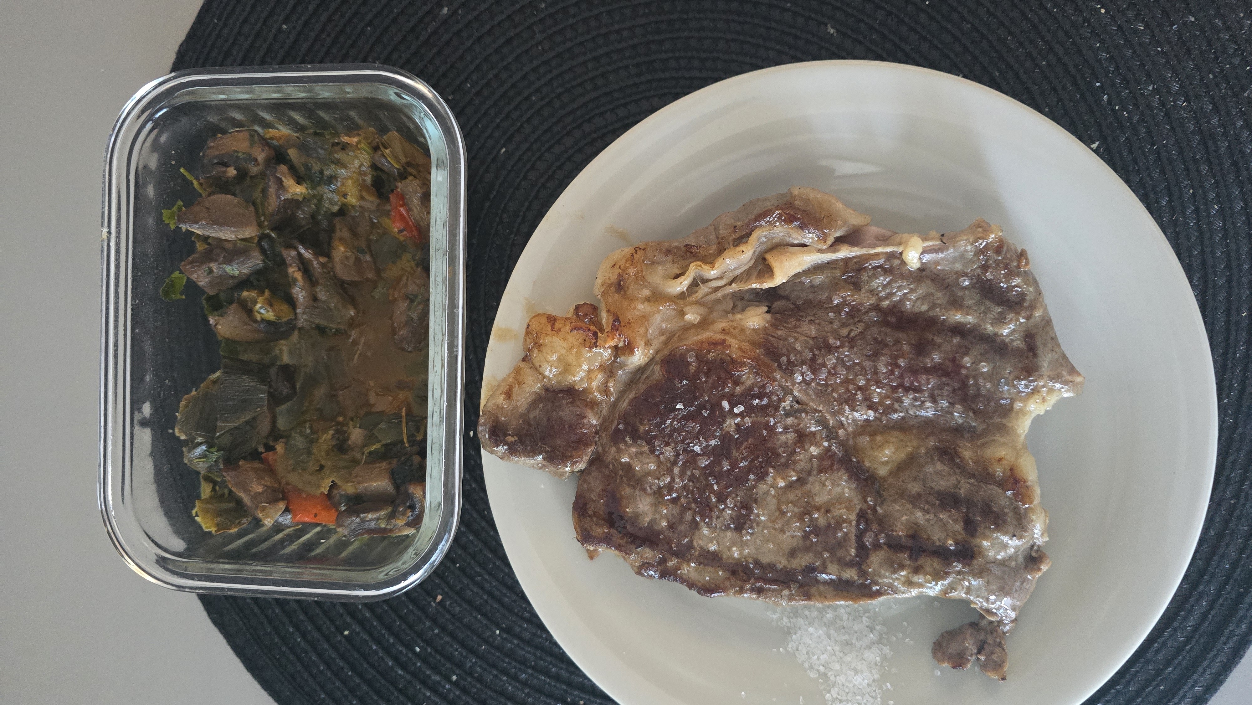 Steak with veggie mix