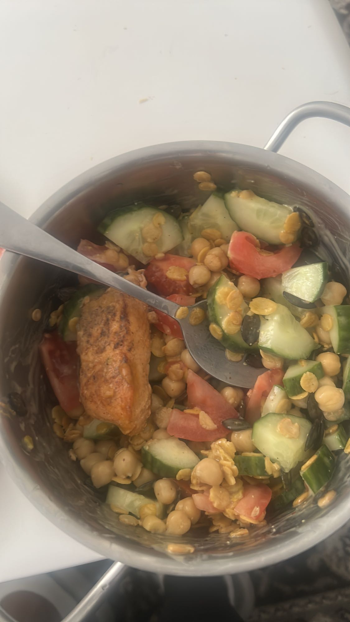 Kichererbsen-Gemüse-Salat