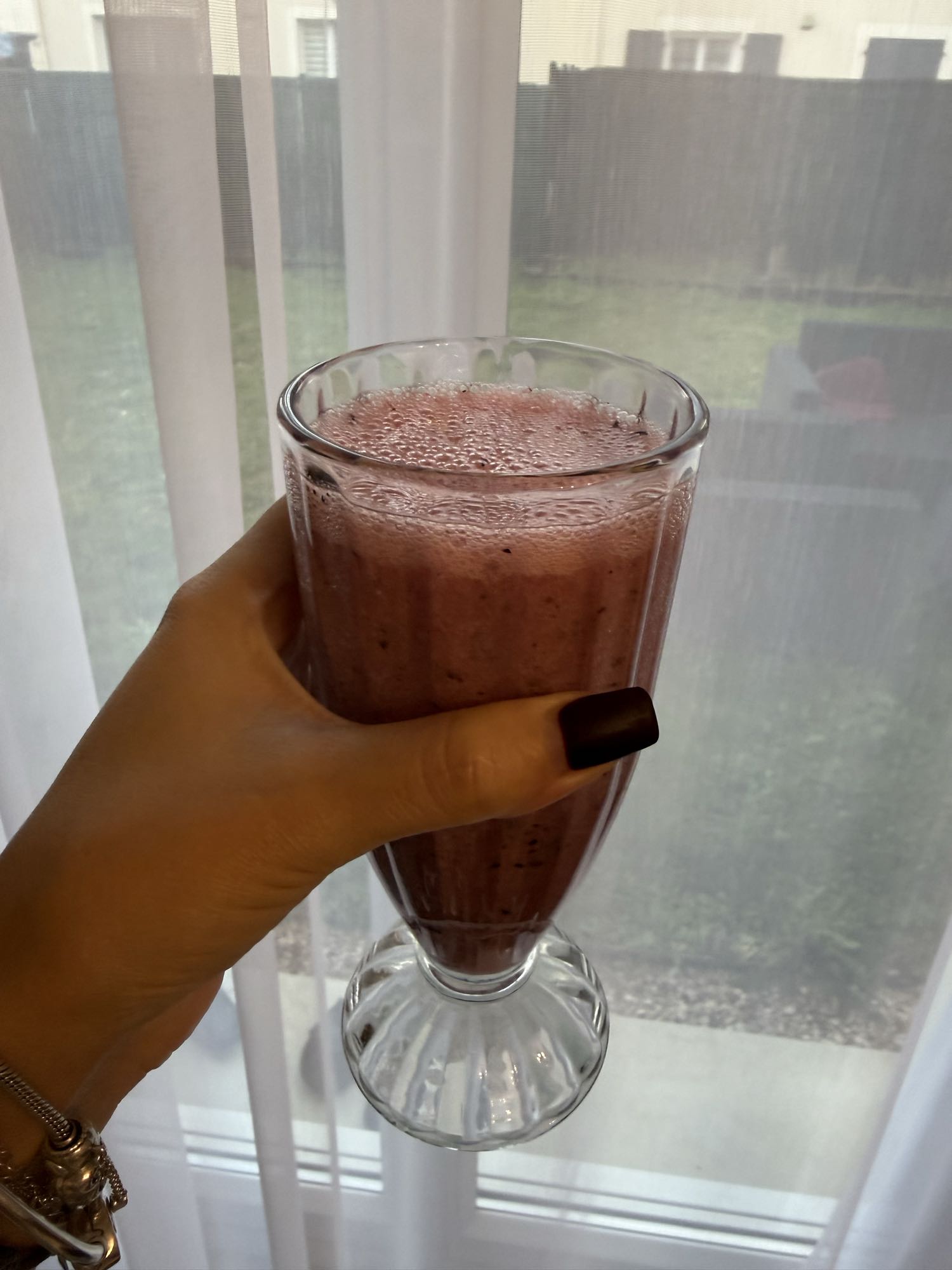 Smoothie aux fruits rouges