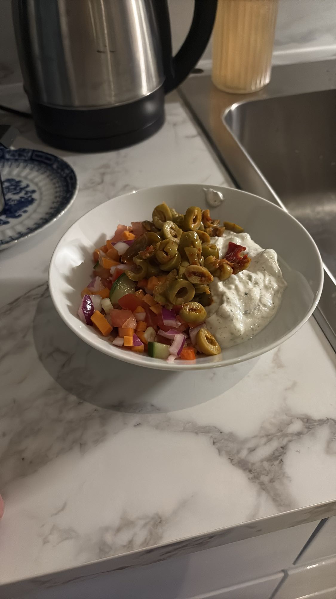 Grönsaksbowl med yoghurt
