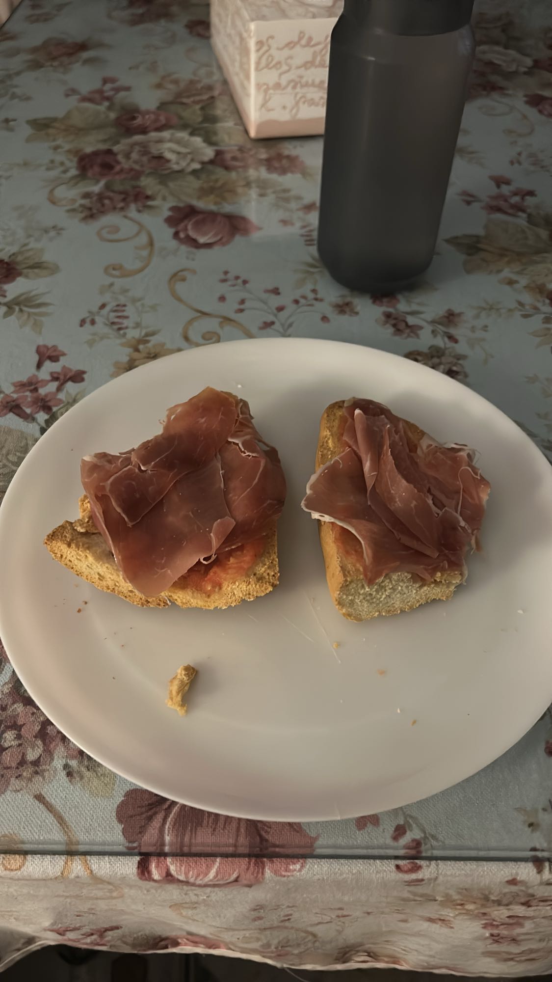 Pan con jamón serrano