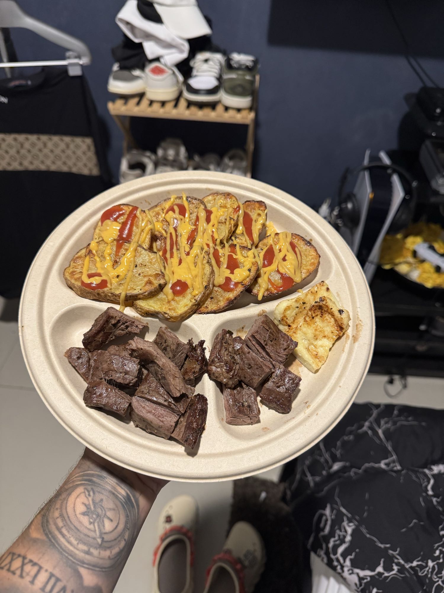 Carne con papas y queso