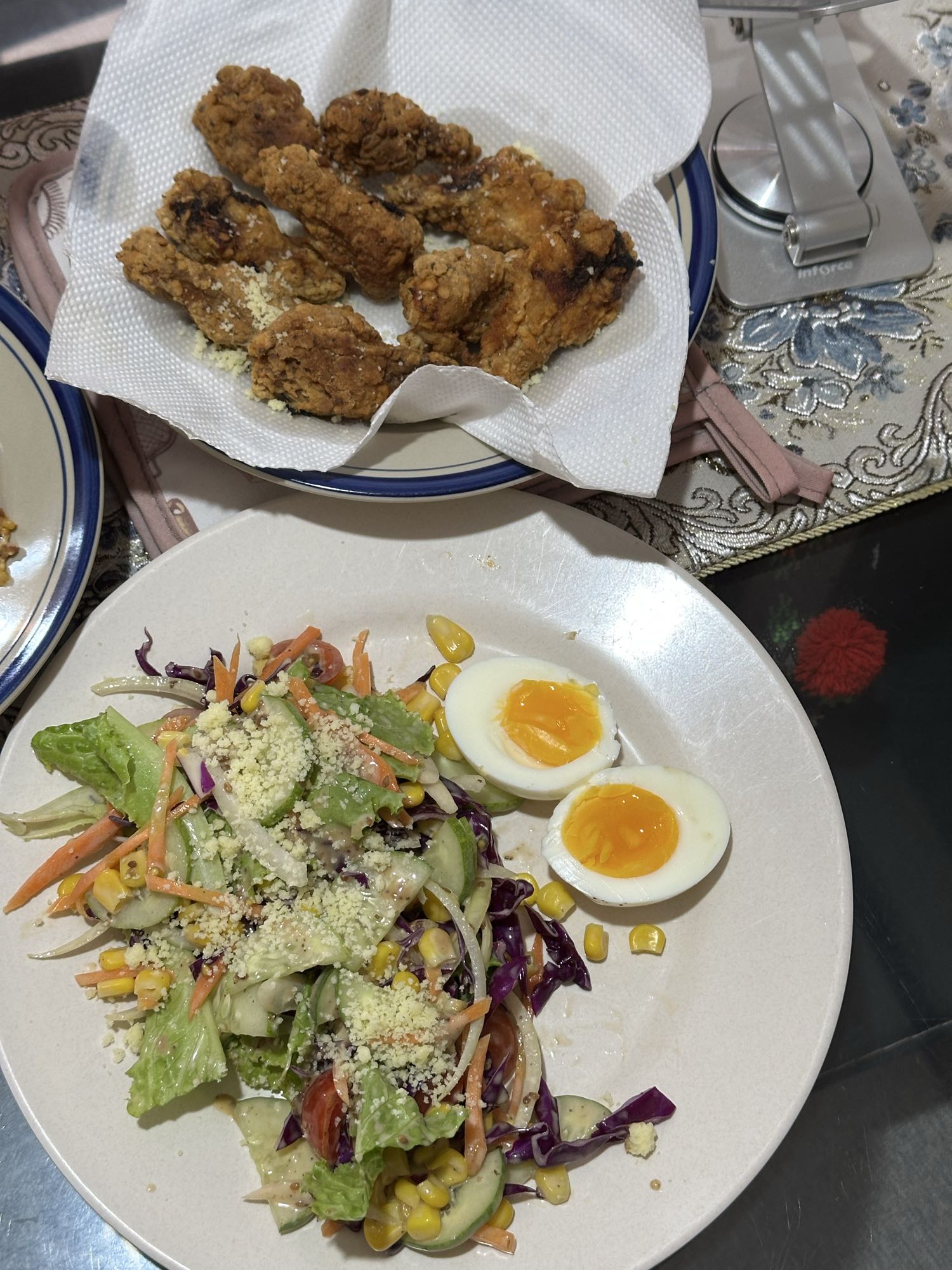 Fried Chicken & Salad