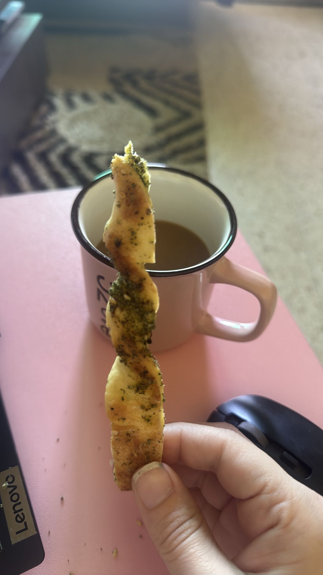 Pesto cheese breadstick