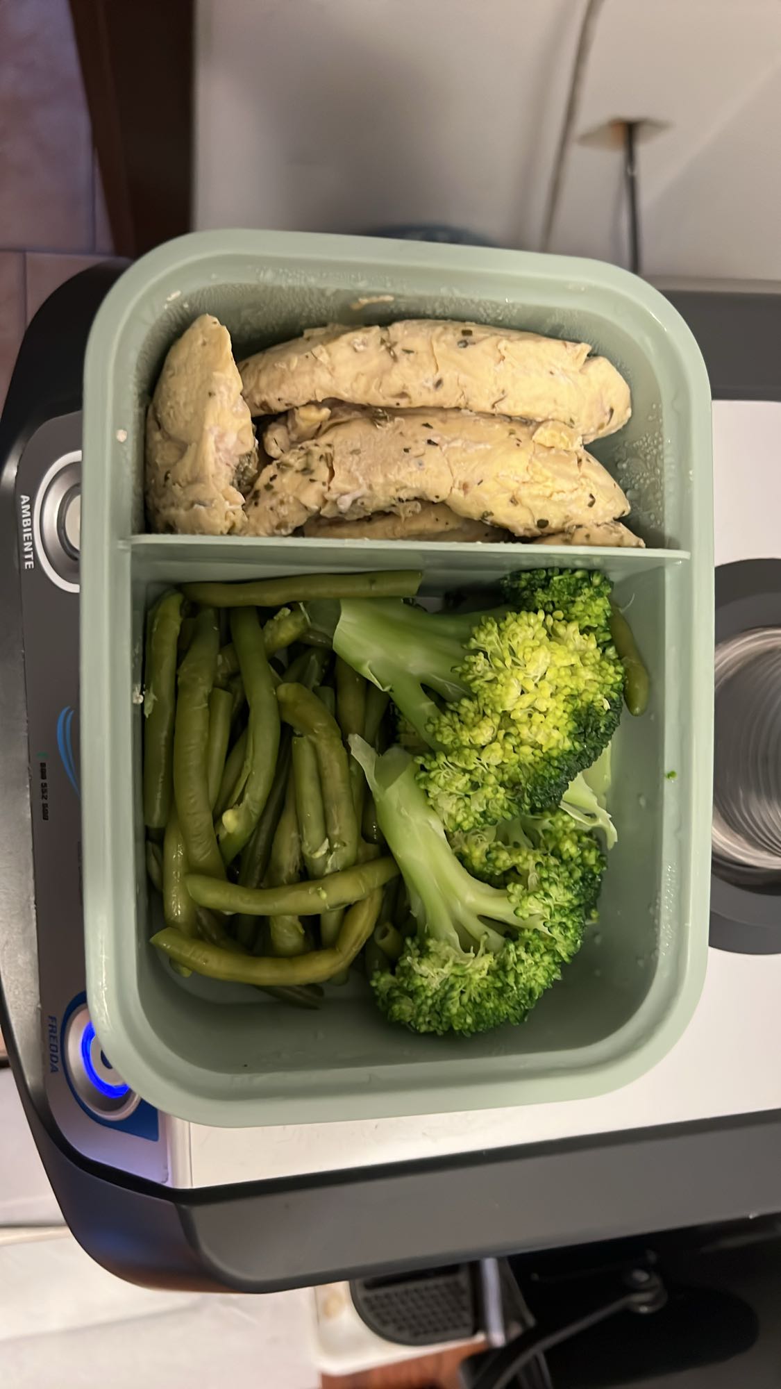 Tavuk ve Sebze Kutusu