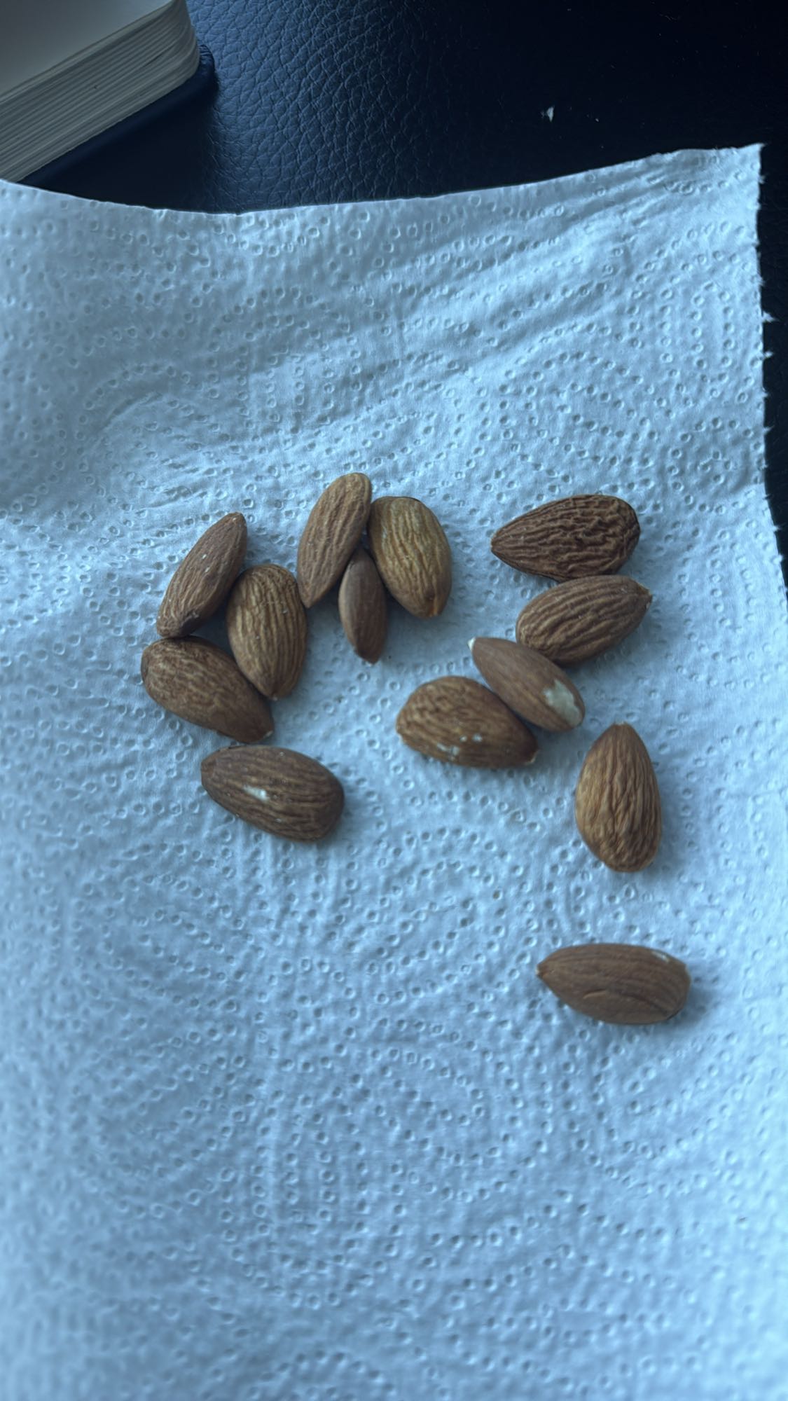 Çiğ Badem Atıştırmalık