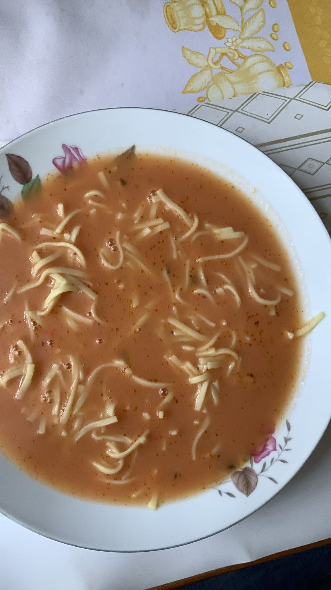 pomidorowa z makaronem