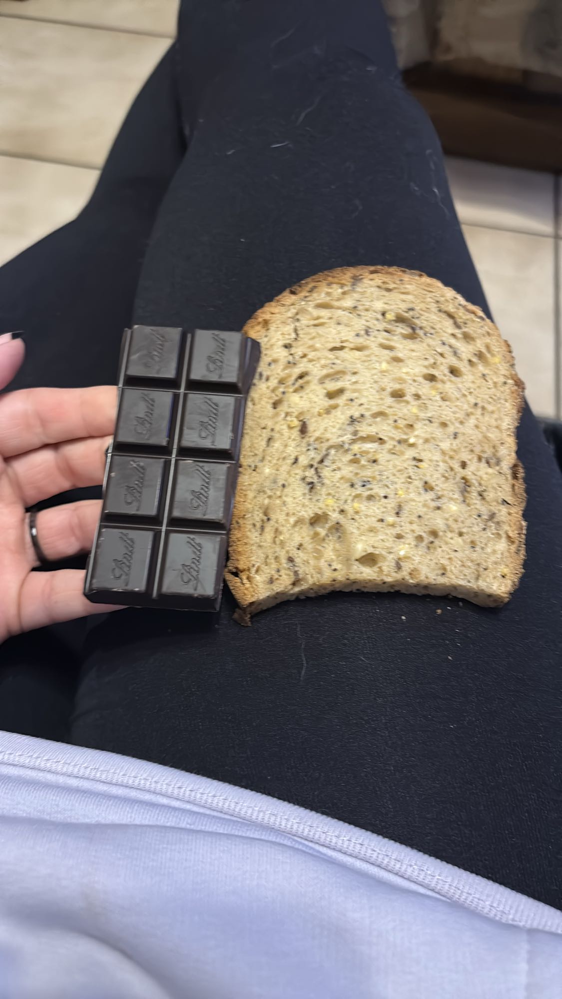 Pain et chocolat noir