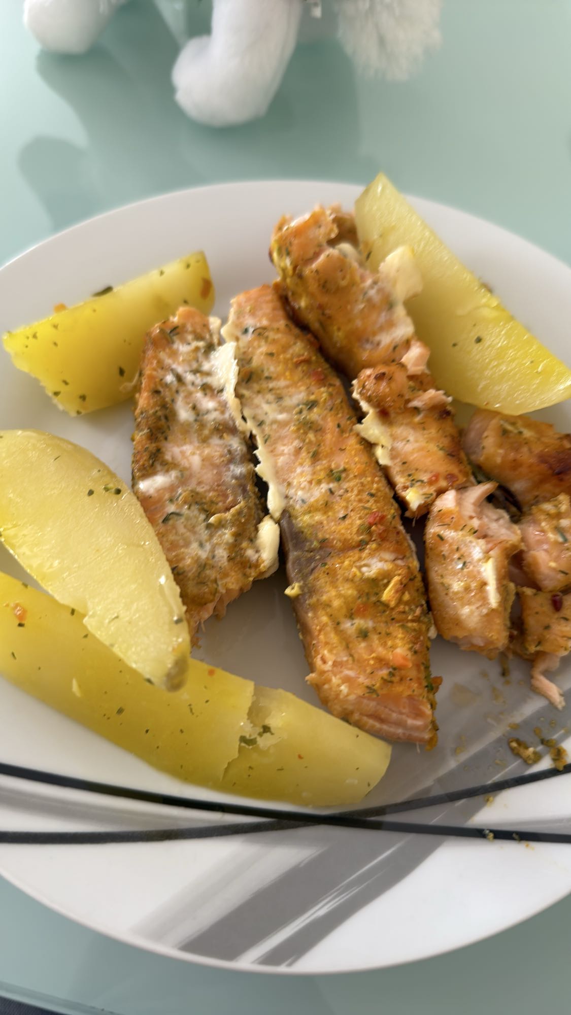 Gebratener Lachs mit Kartoffeln