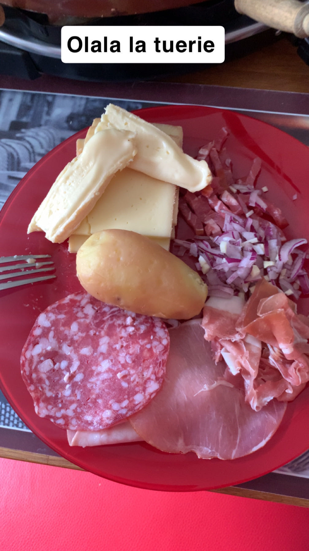 Assiette raclette charcuterie