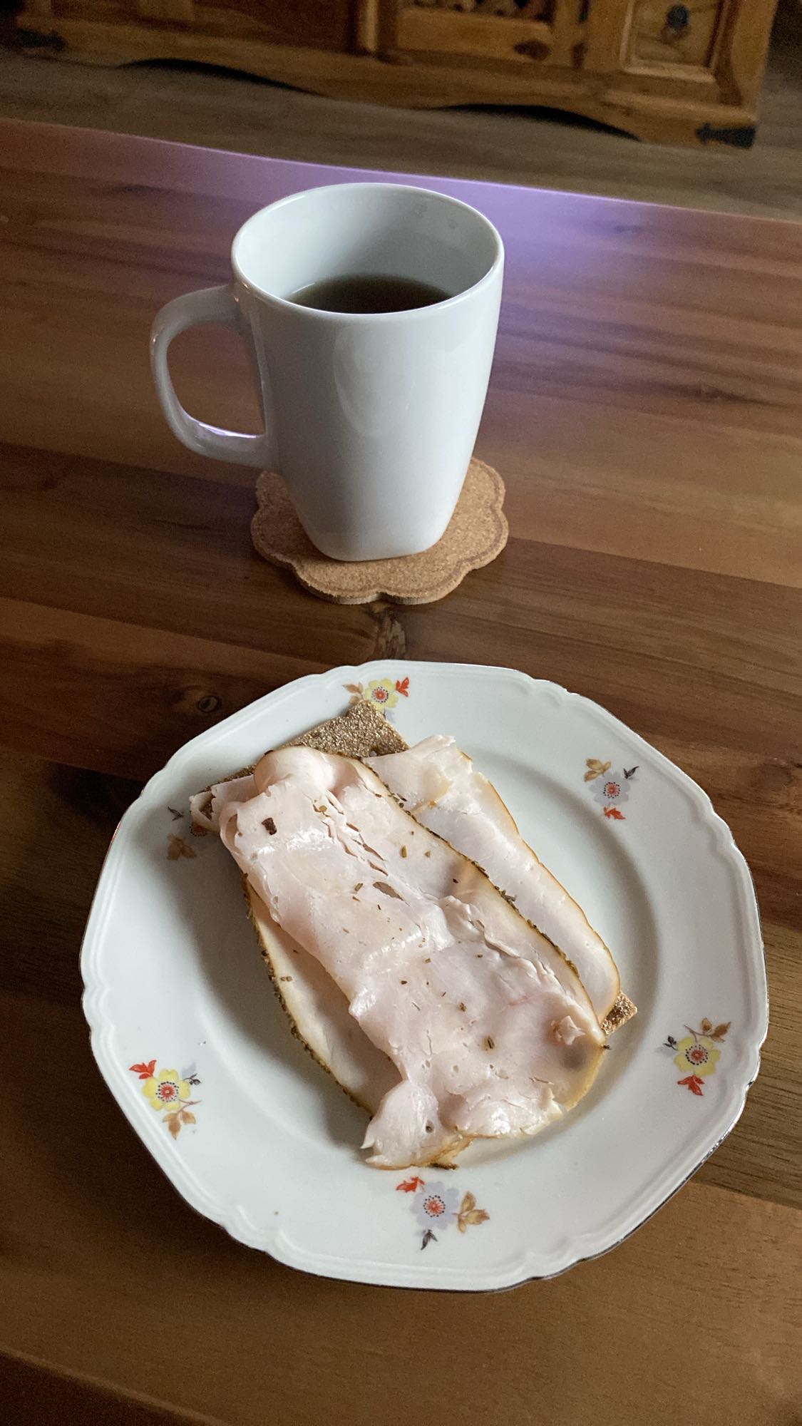 Knäckebröd med kalkon & te