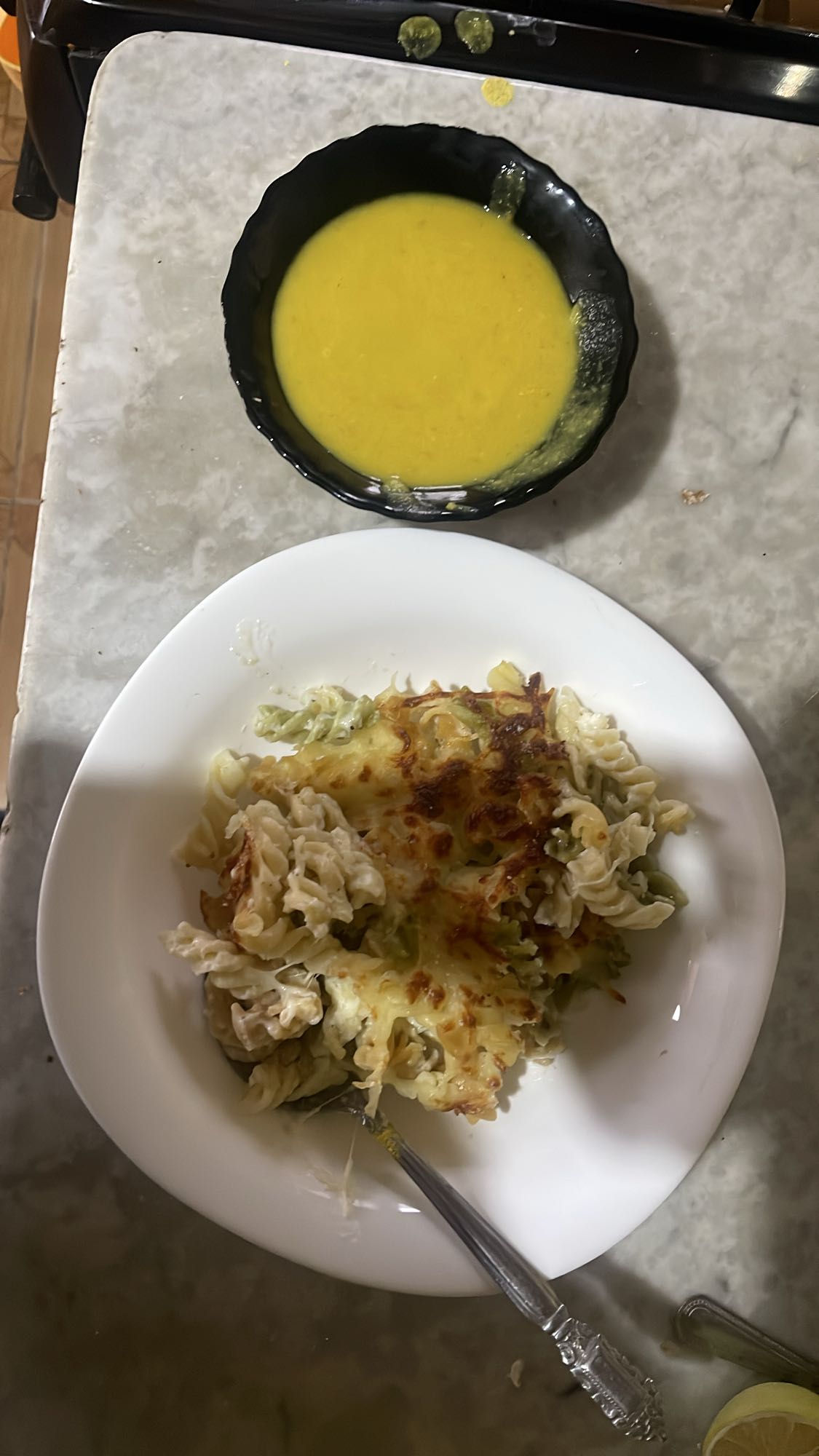 Cheesy pasta with soup