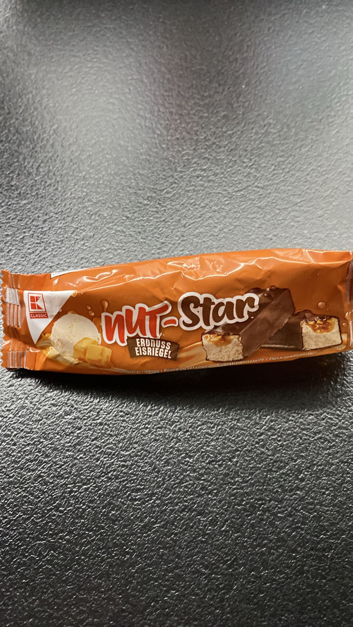 Baton cu arahide și ciocolată