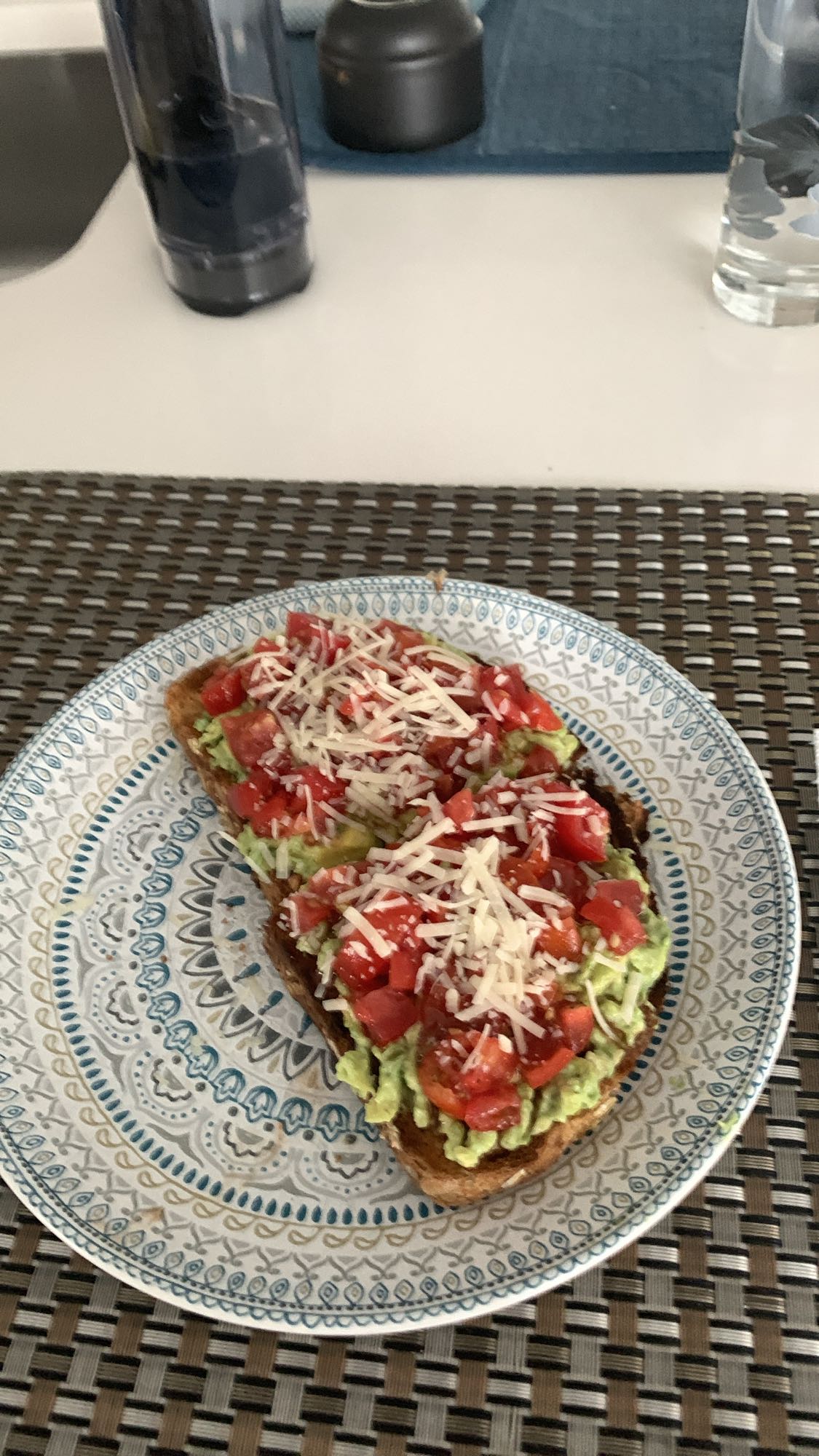 Tartine avocat tomate