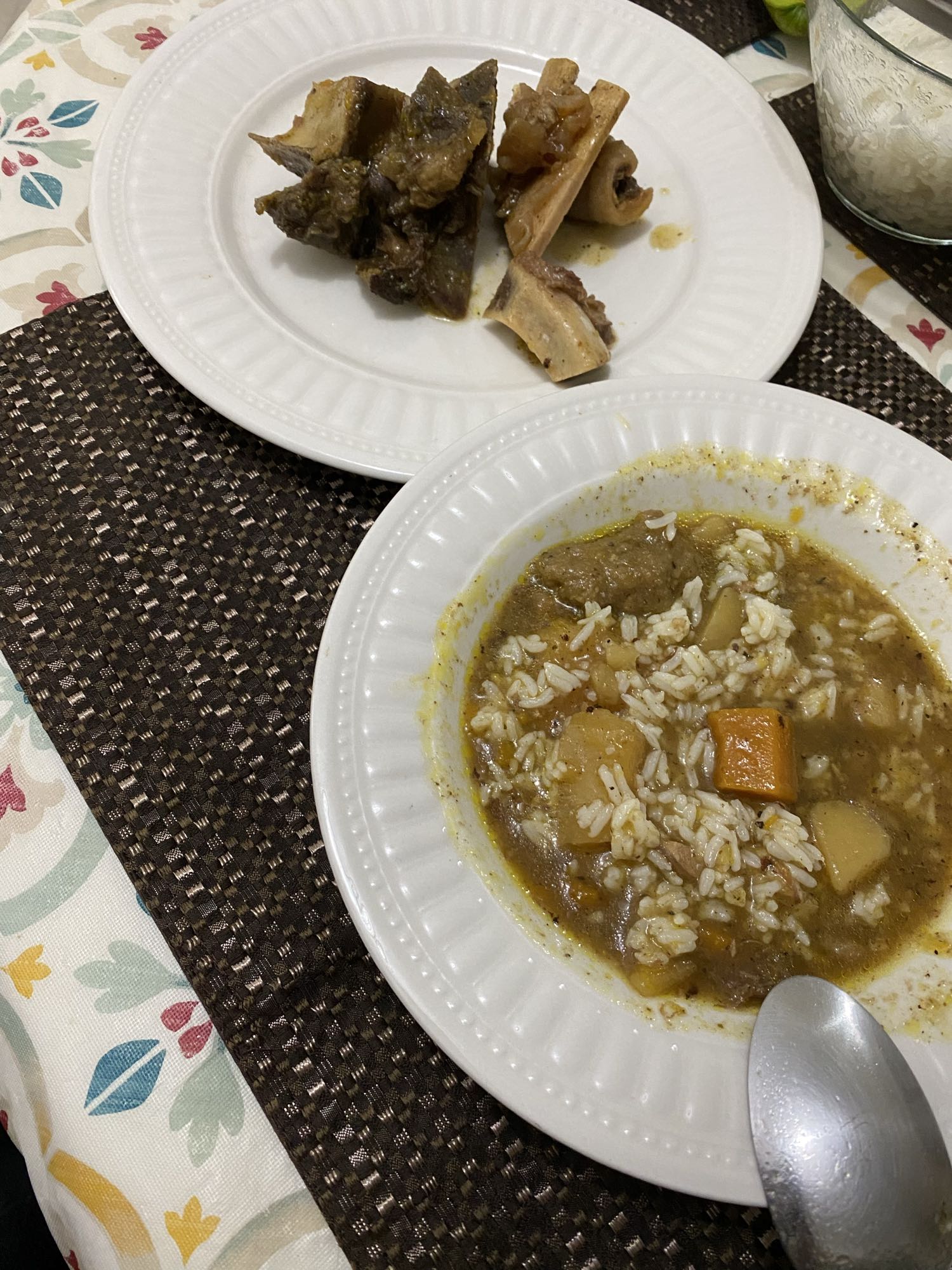 Sopa de res con arroz