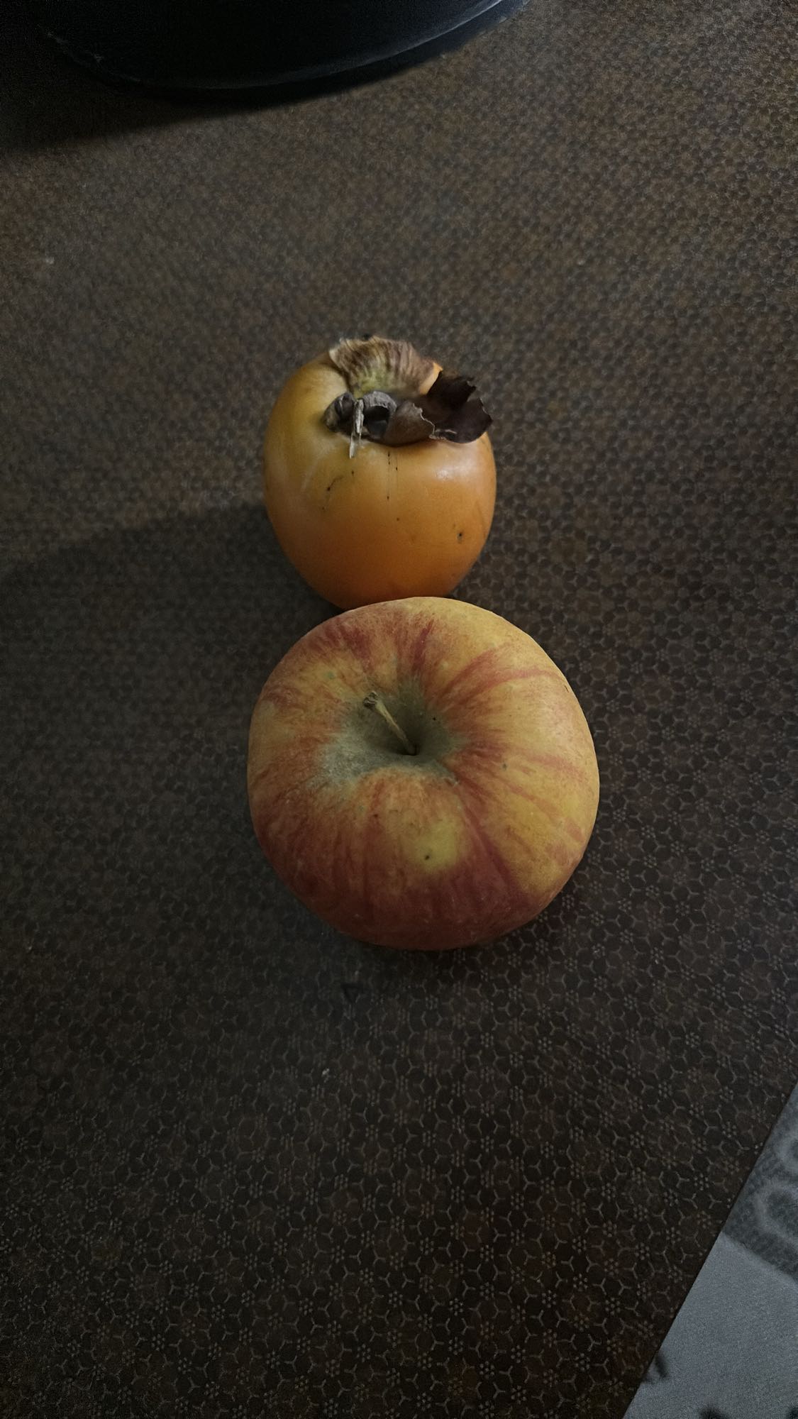 Elma ve Trabzon Hurması