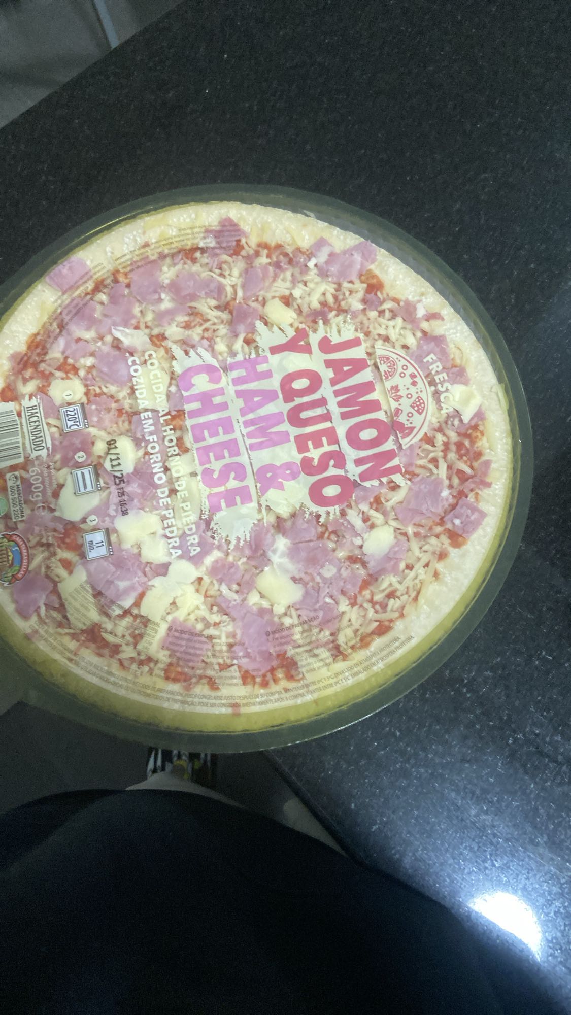 Pizza jamón y queso