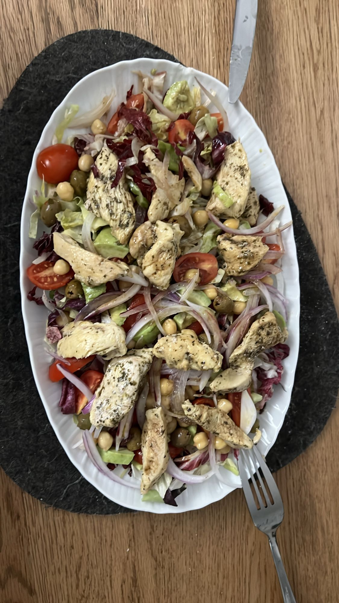 Tavuklu Akdeniz Salata