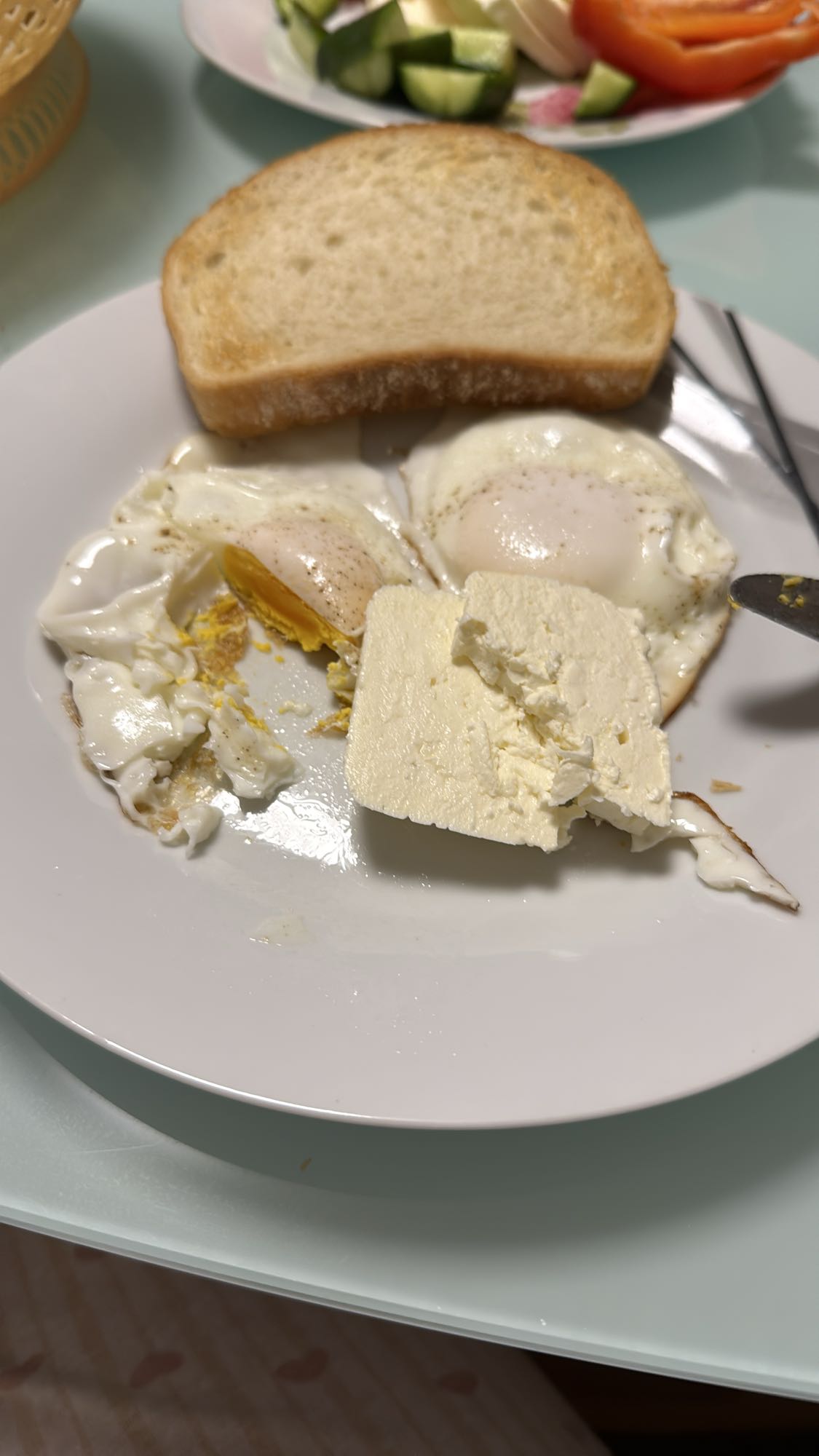 Fried Eggs with Cheese & Bread