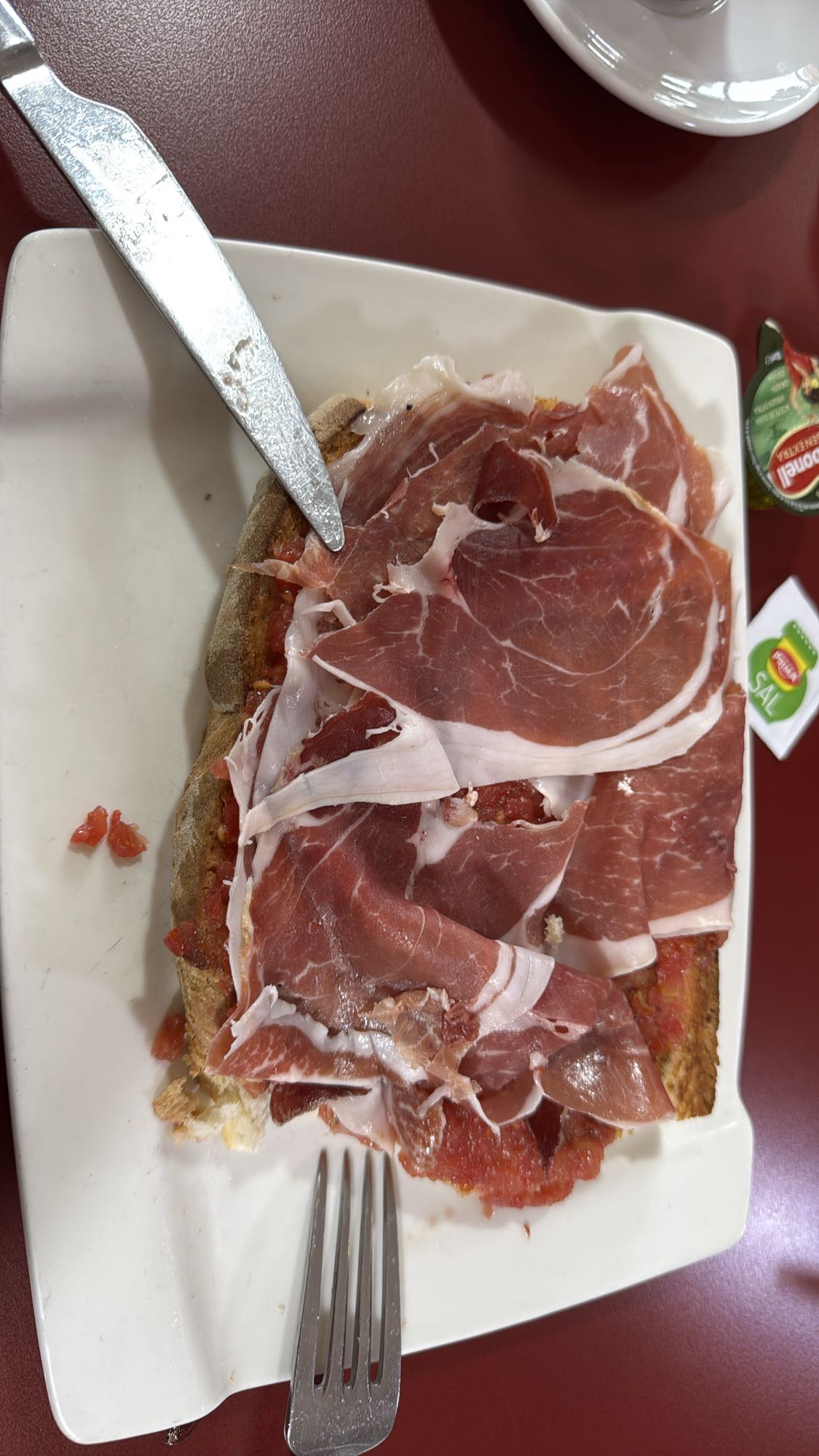 Tostada con jamón y tomate