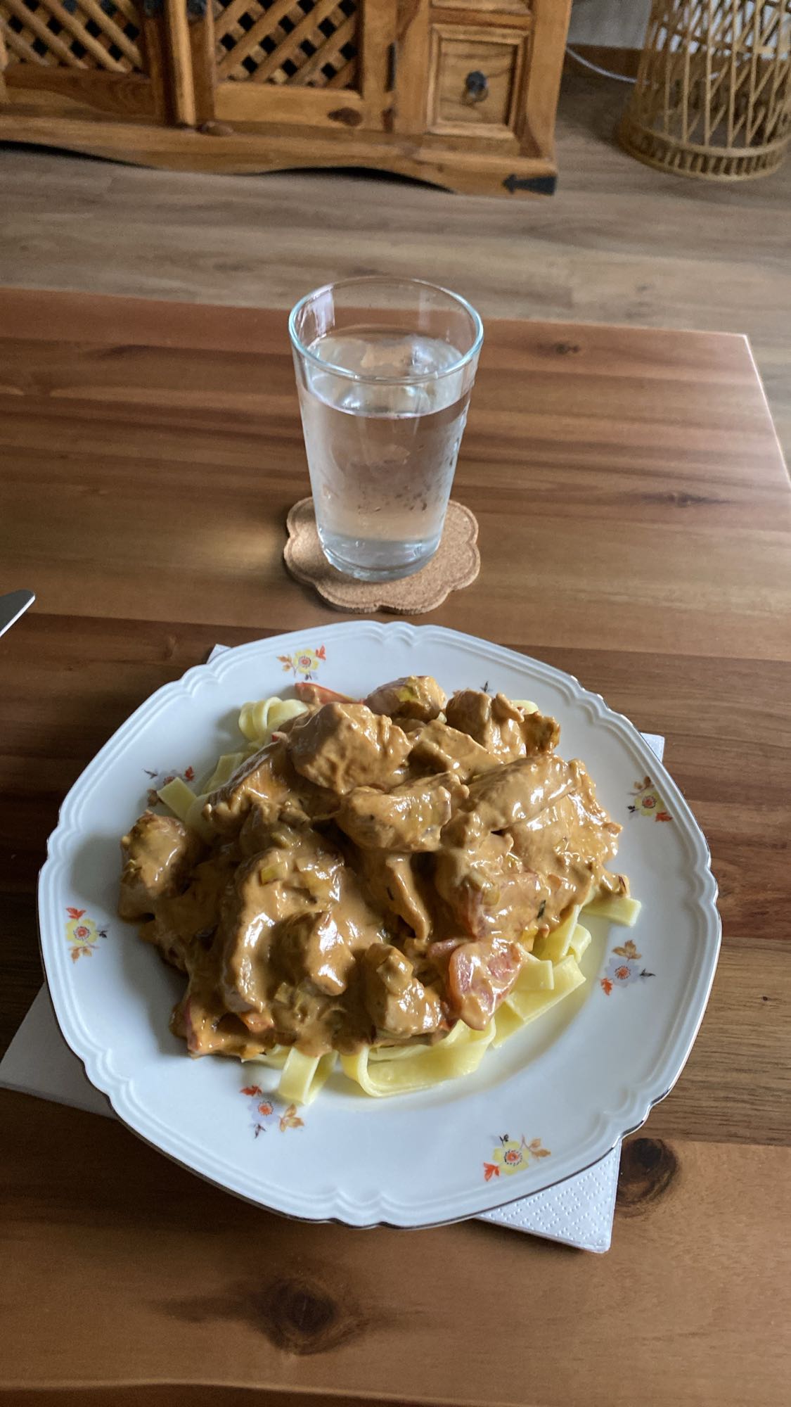 Kycklinggryta med pasta