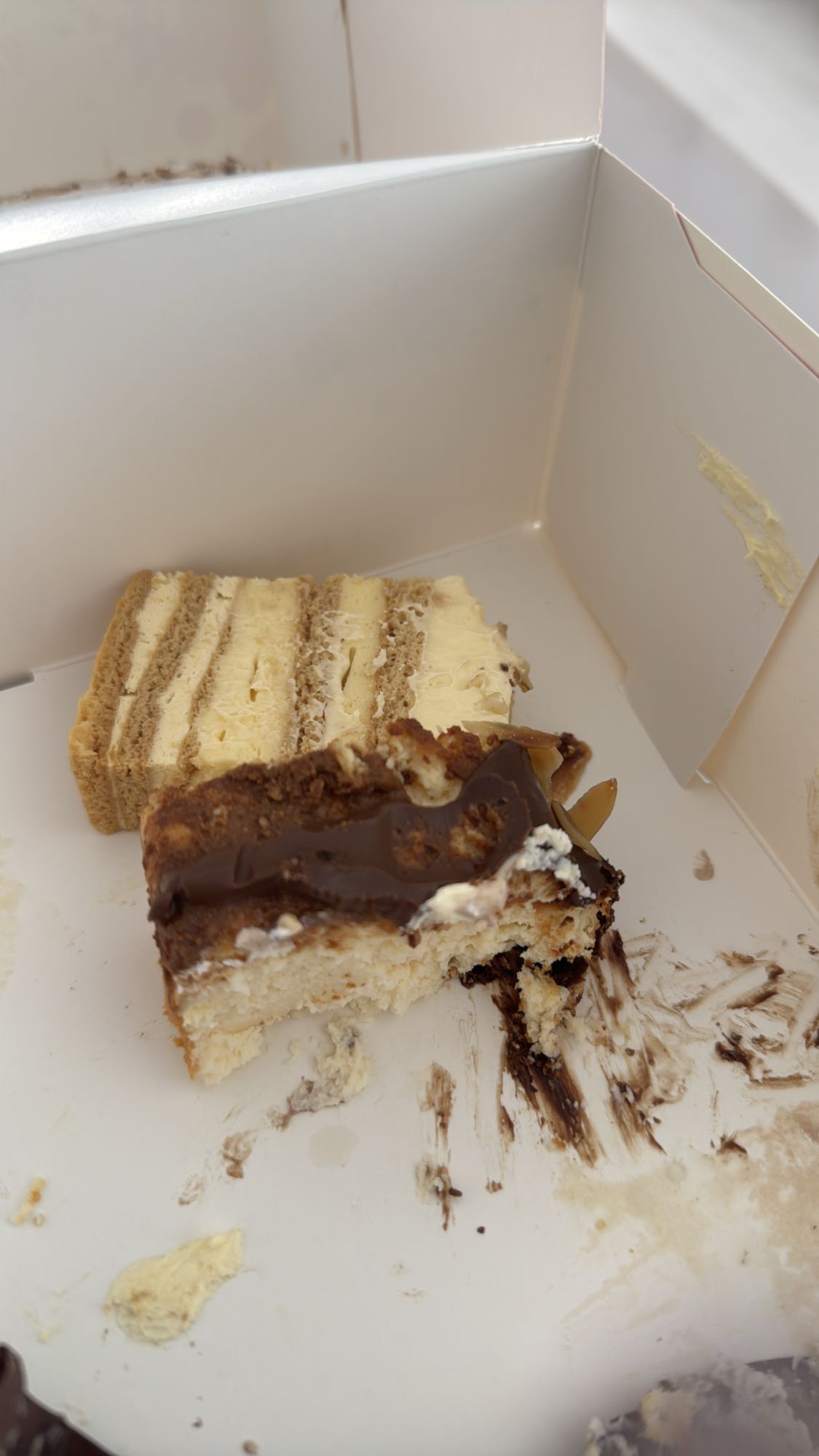 Prăjitură cu cremă și ciocolată