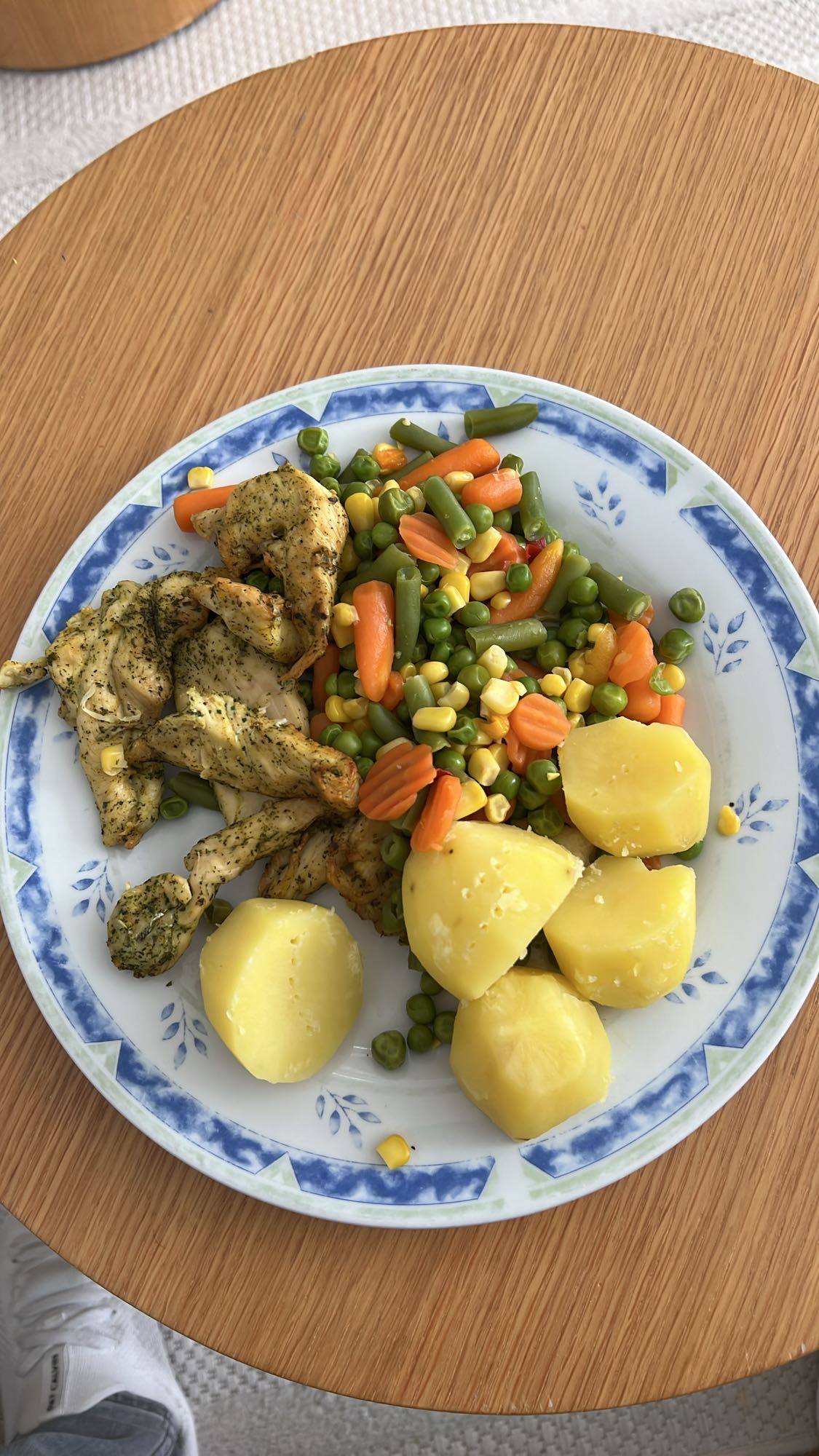 Kurczak z warzywami i ziemniakami