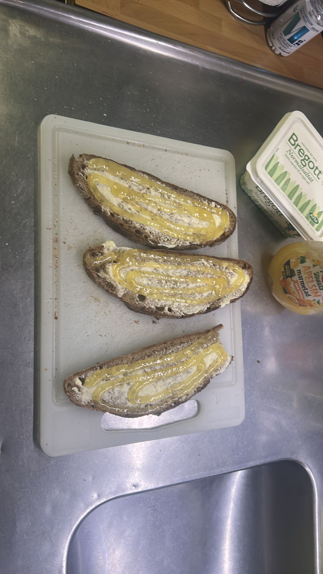 Macka med smör & marmelad